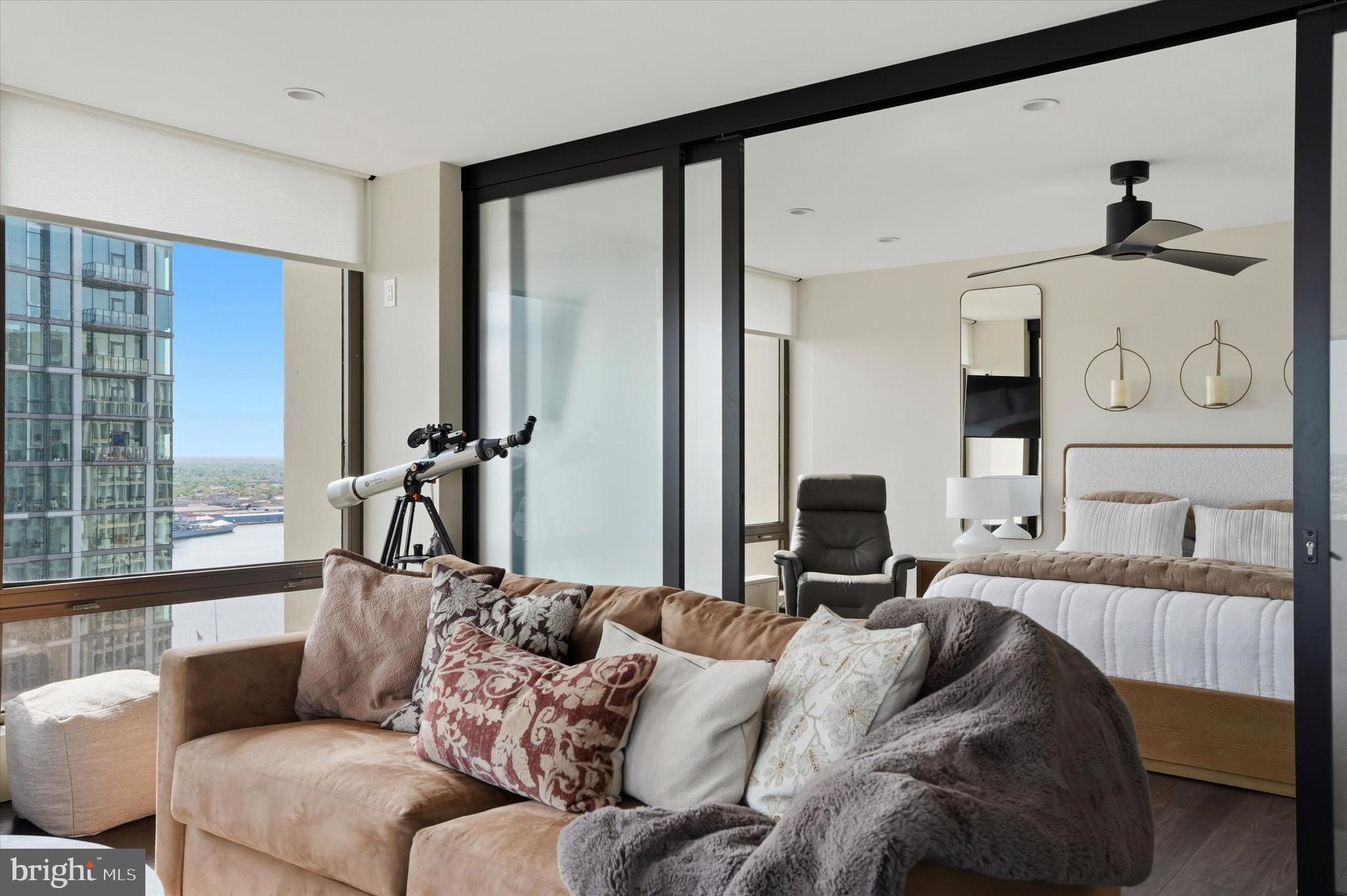 SOCIETY HILL - Residential