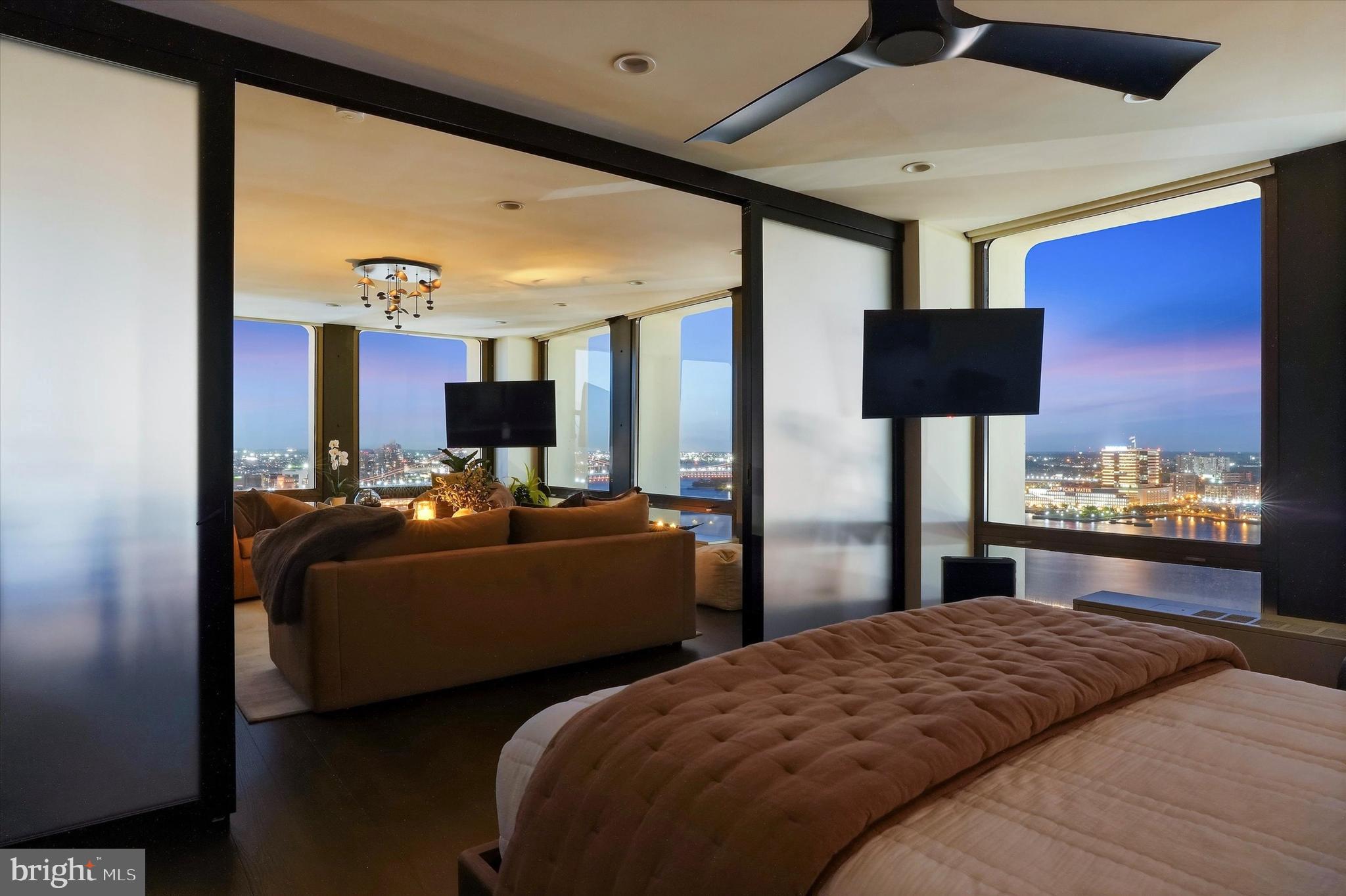 SOCIETY HILL - Residential