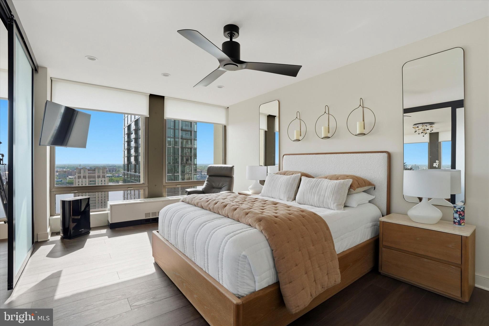 SOCIETY HILL - Residential