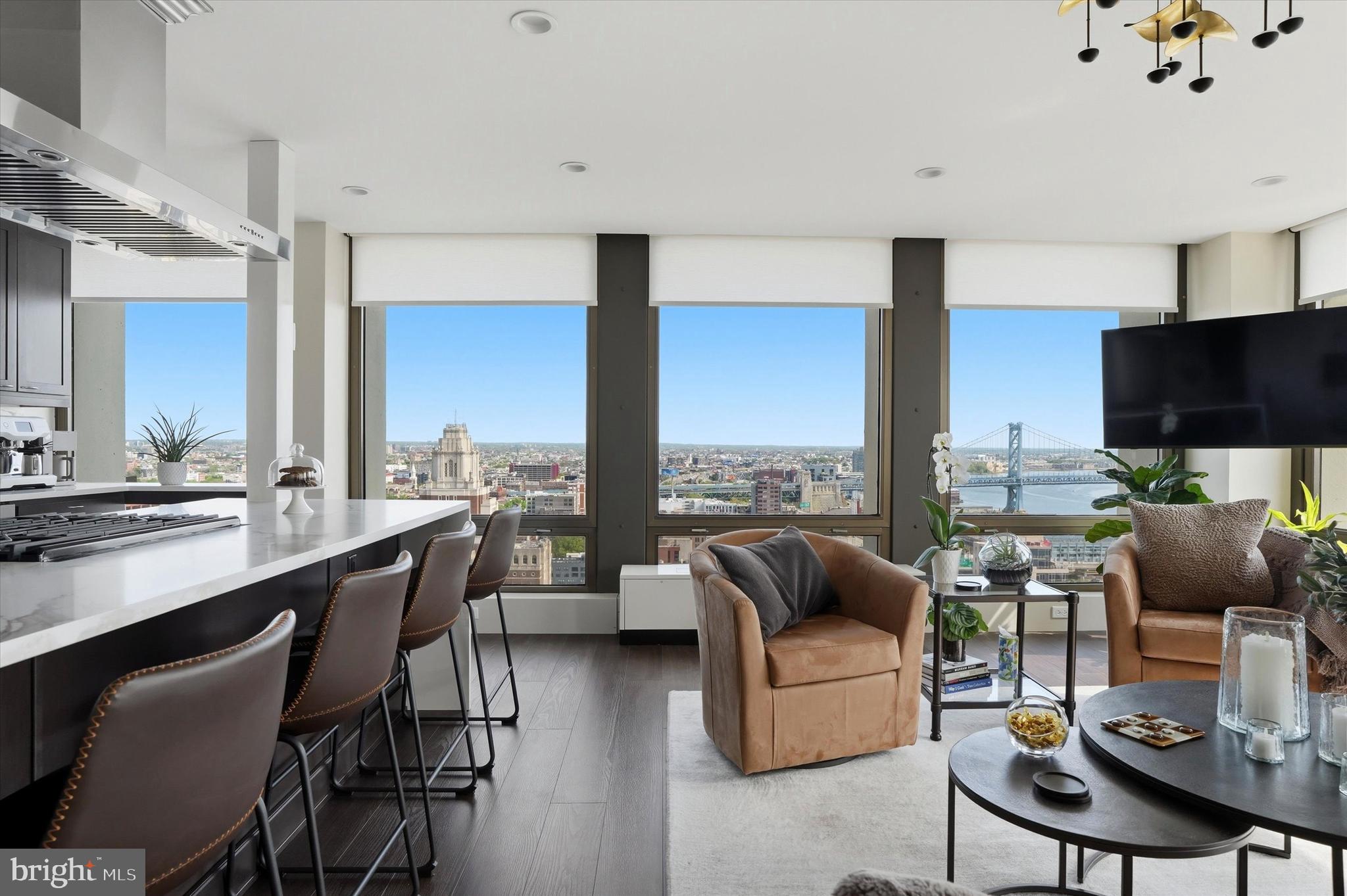 SOCIETY HILL - Residential