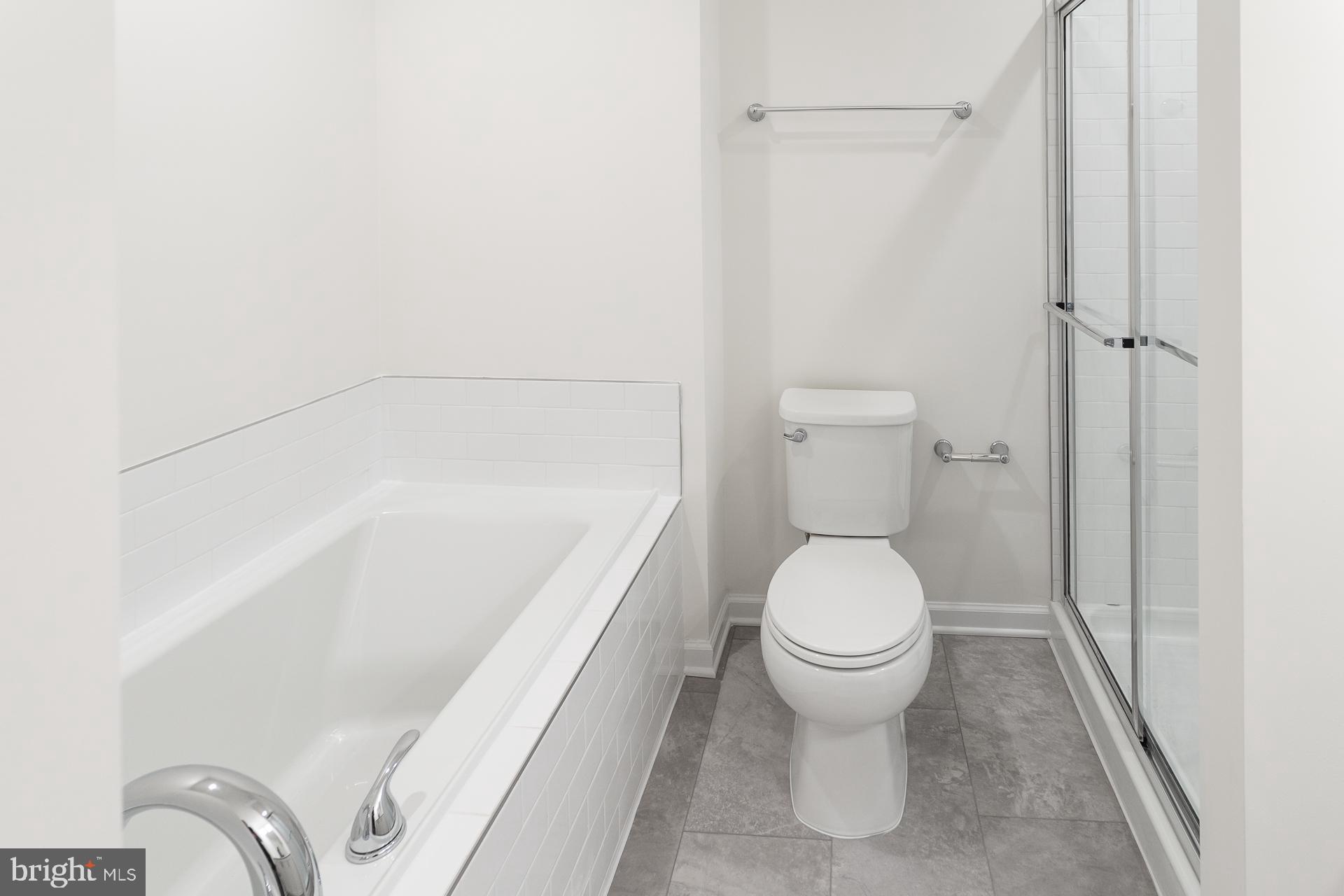 TOWNES AT TATE MANOR - Residential