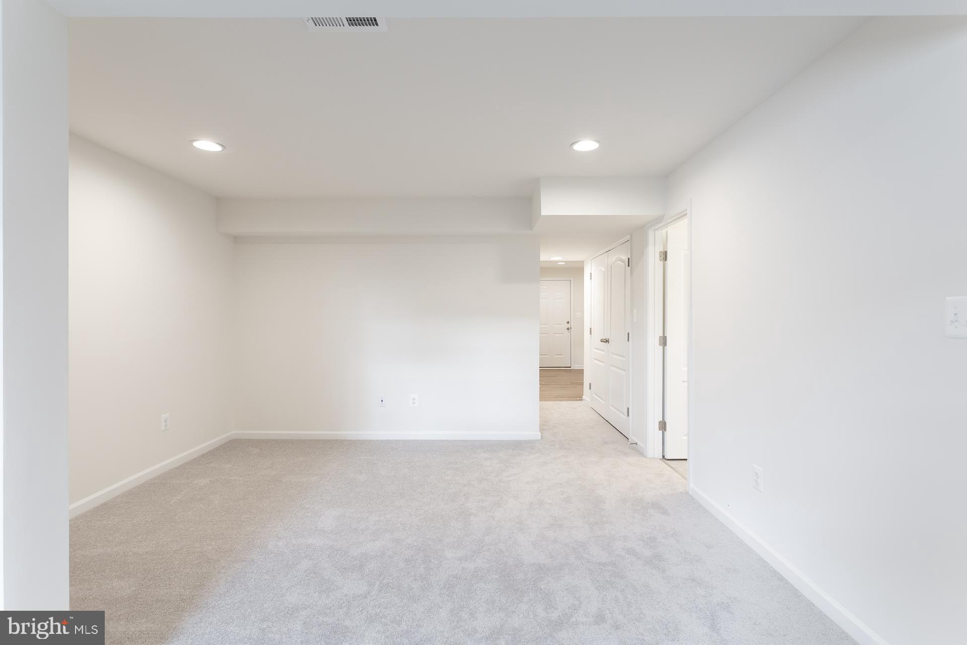 TOWNES AT TATE MANOR - Residential