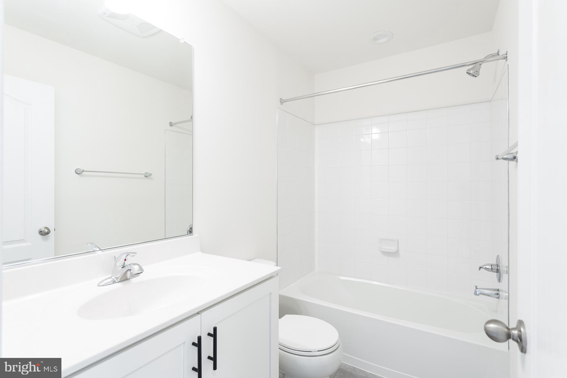 TOWNES AT TATE MANOR - Residential