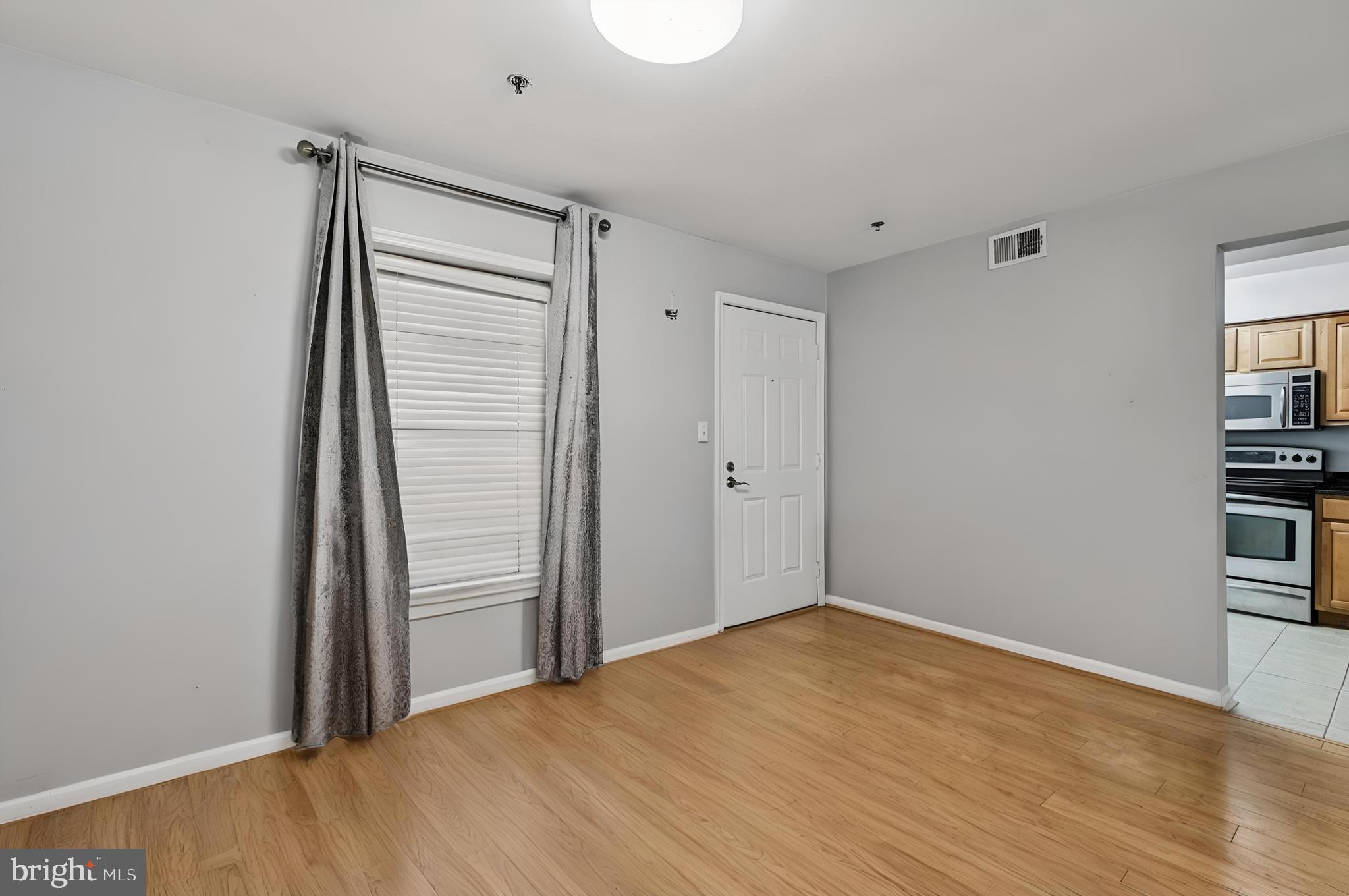 FOUR WINDS AT OAKTON - Residential