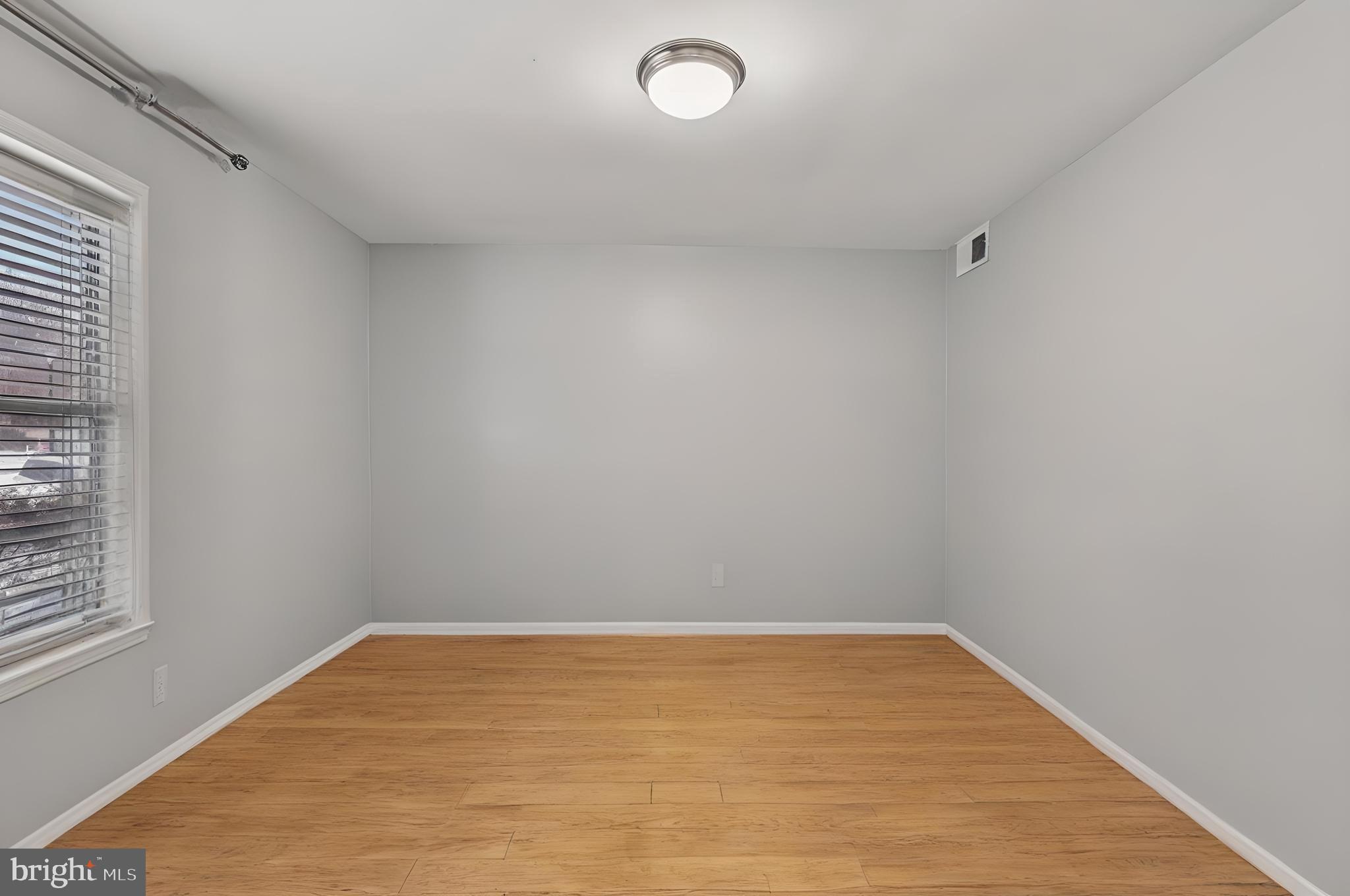 FOUR WINDS AT OAKTON - Residential