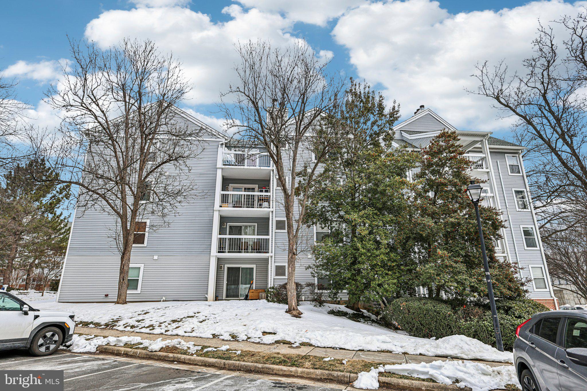 FOUR WINDS AT OAKTON - Residential