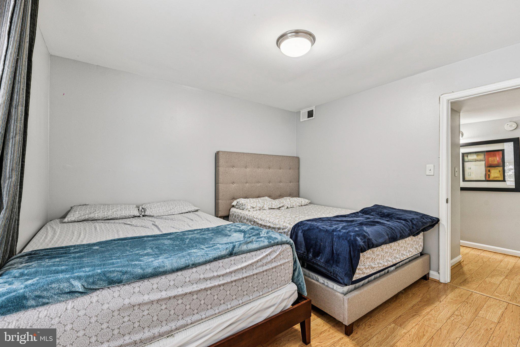 FOUR WINDS AT OAKTON - Residential