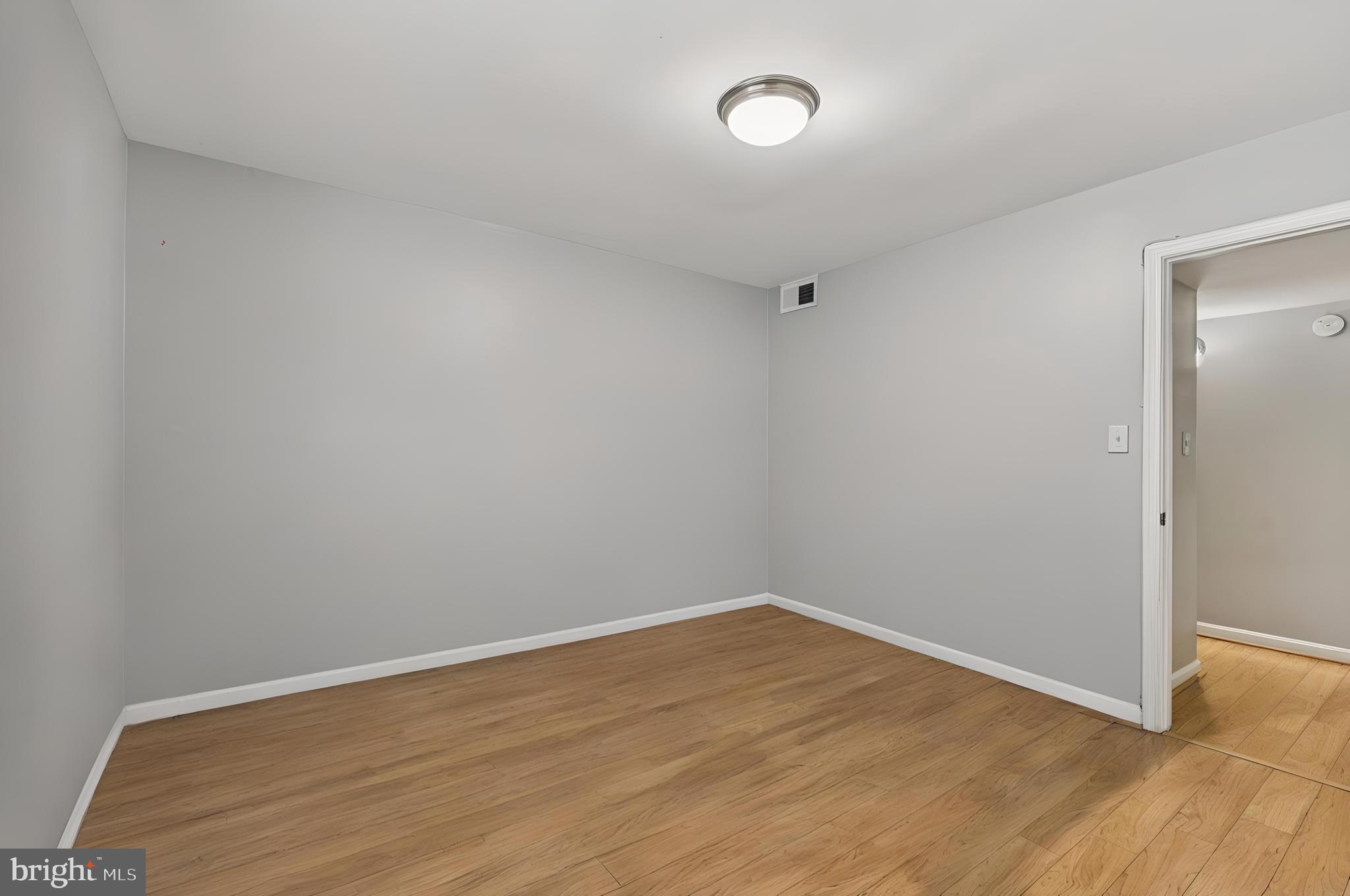 FOUR WINDS AT OAKTON - Residential