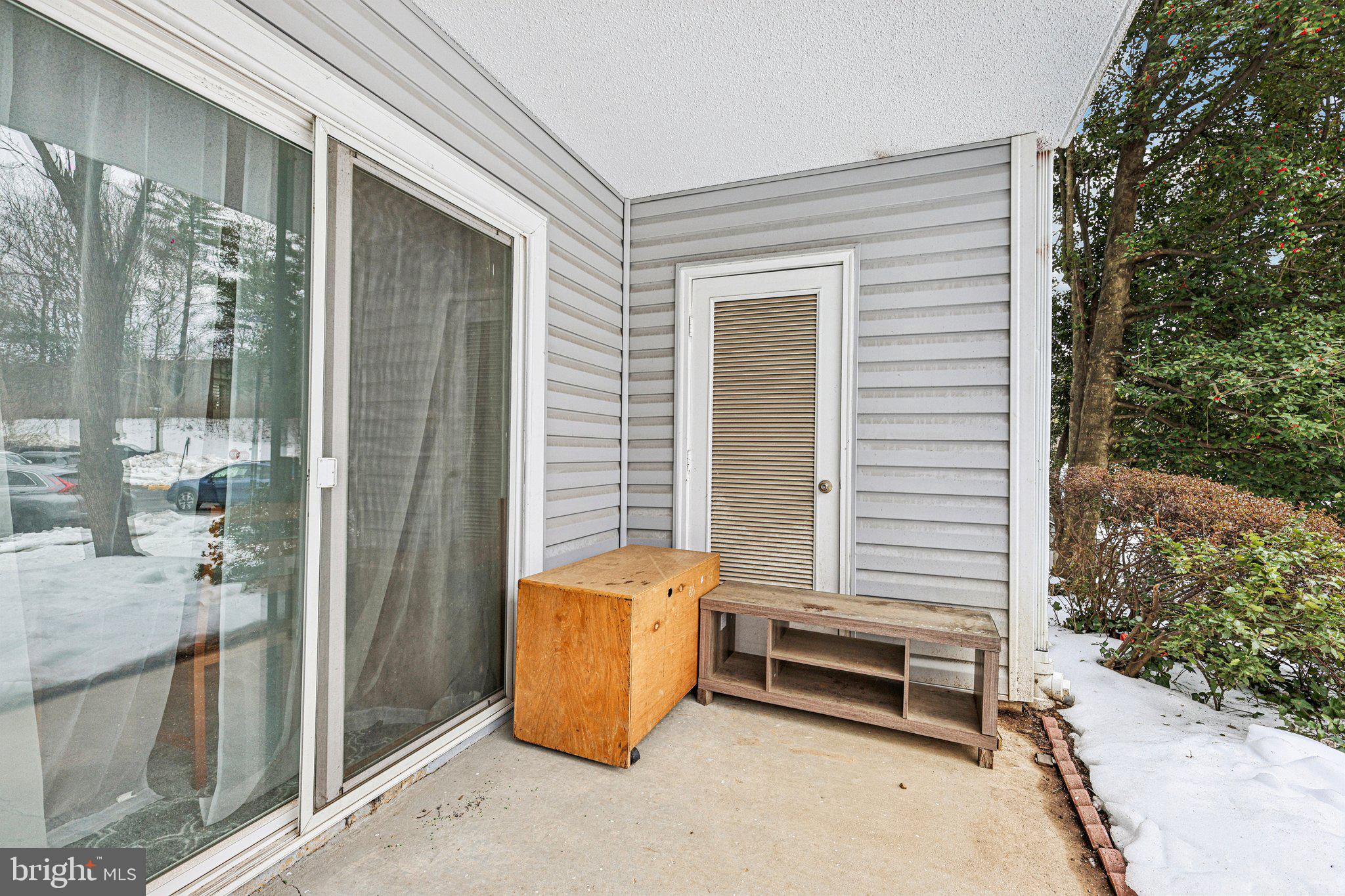 FOUR WINDS AT OAKTON - Residential