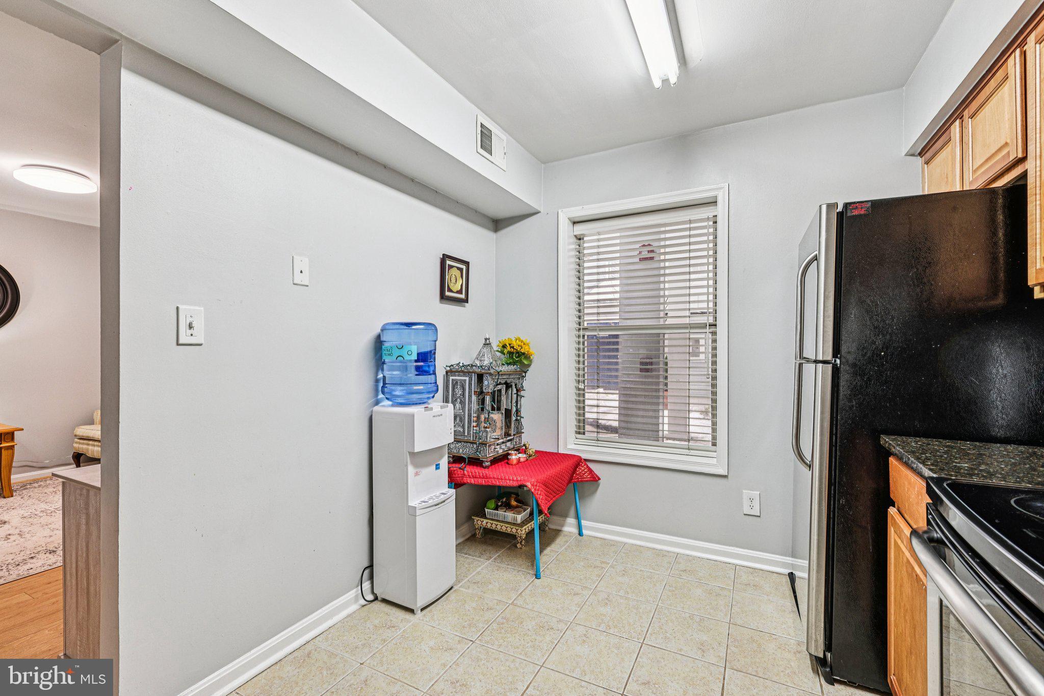 FOUR WINDS AT OAKTON - Residential