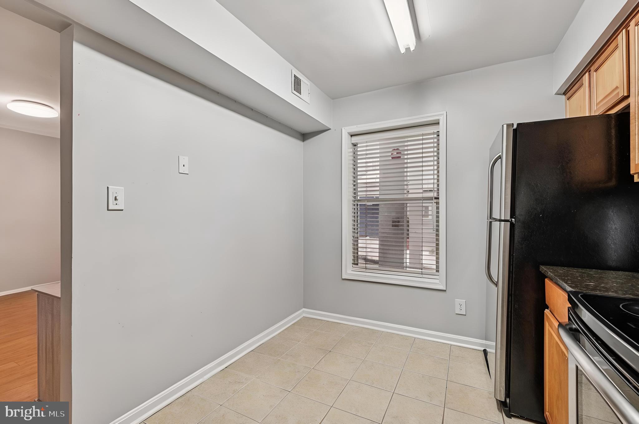 FOUR WINDS AT OAKTON - Residential