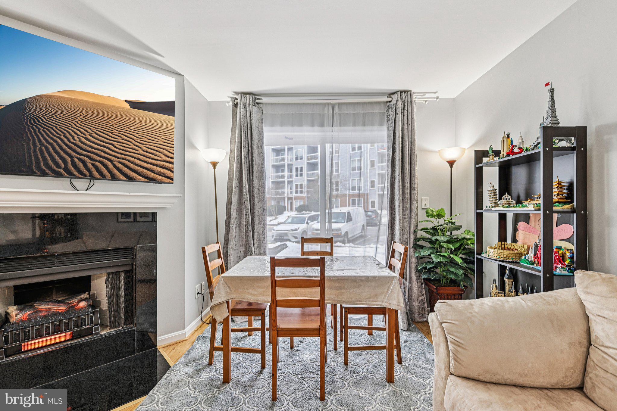 FOUR WINDS AT OAKTON - Residential