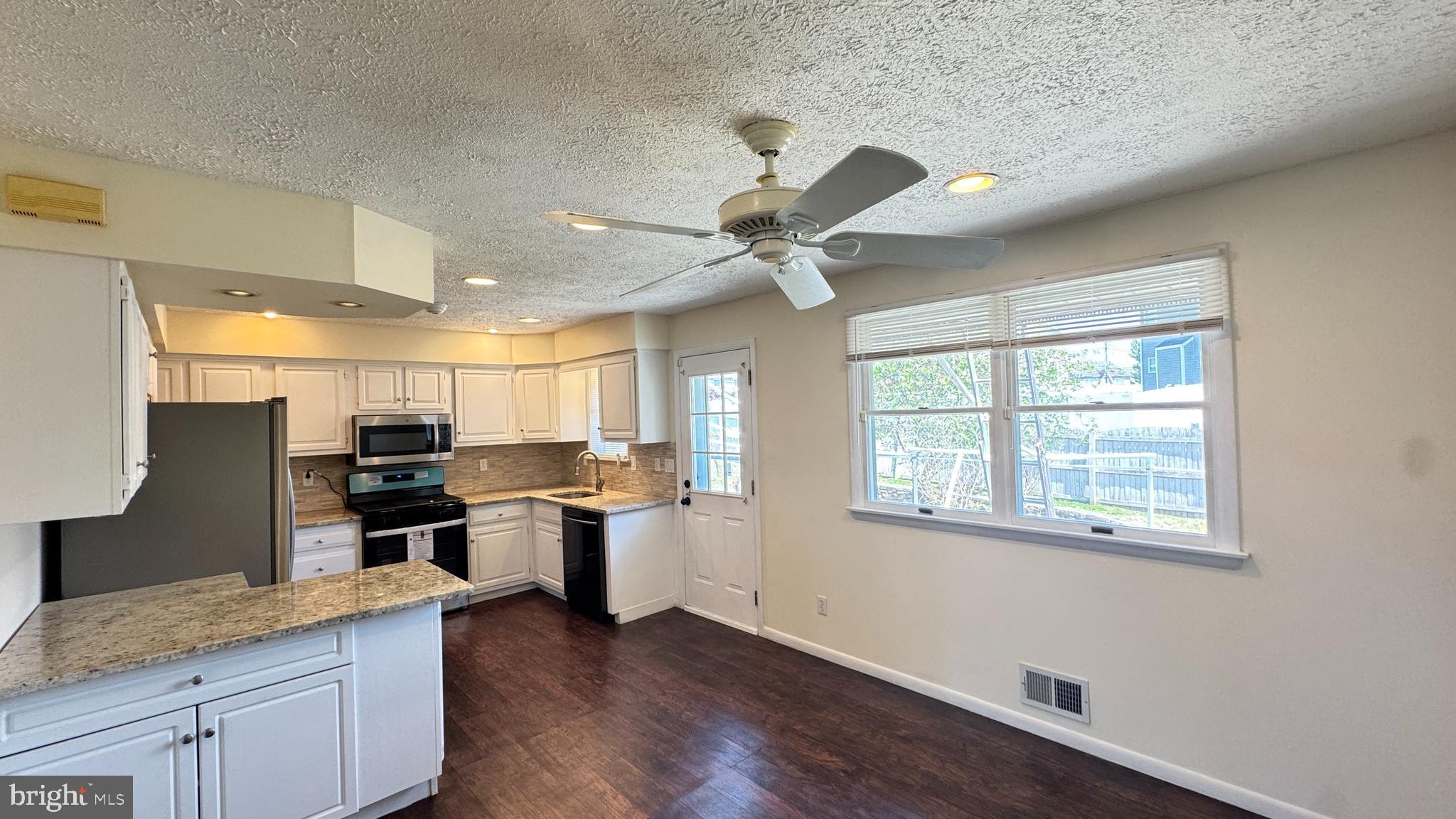 PERRY PLACE - Residential