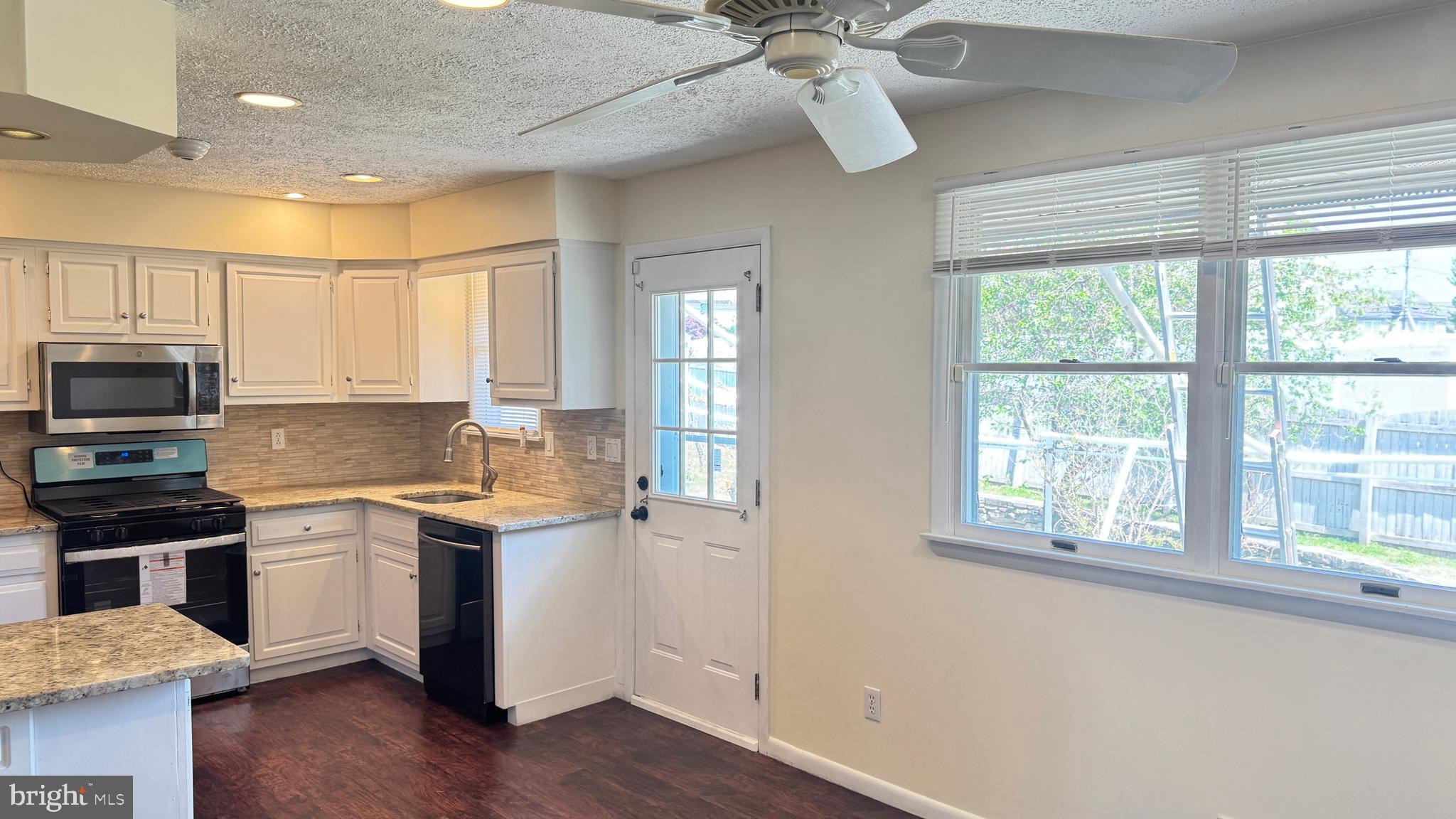 PERRY PLACE - Residential