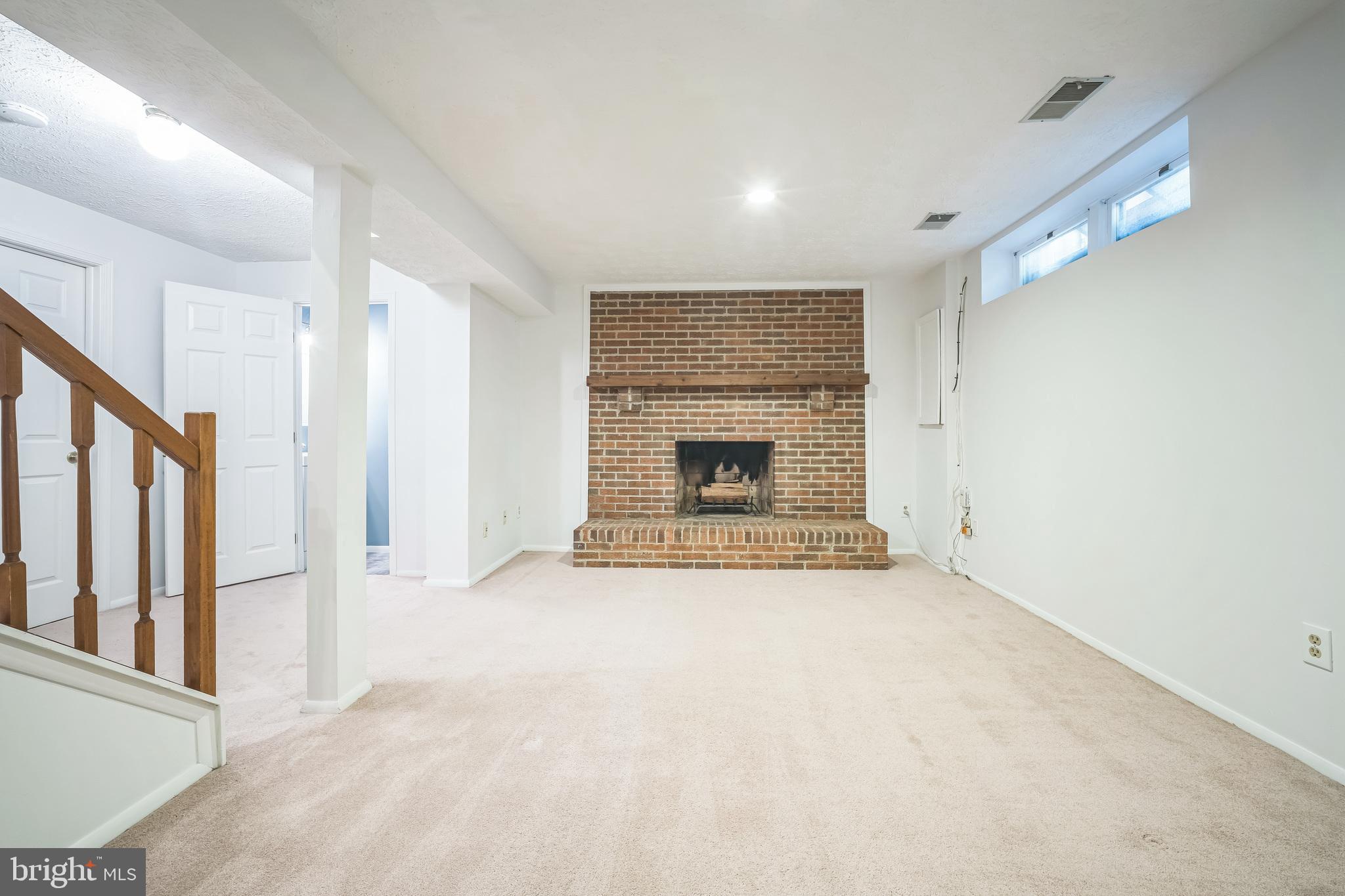 FLINT HILL MANOR - Residential Lease