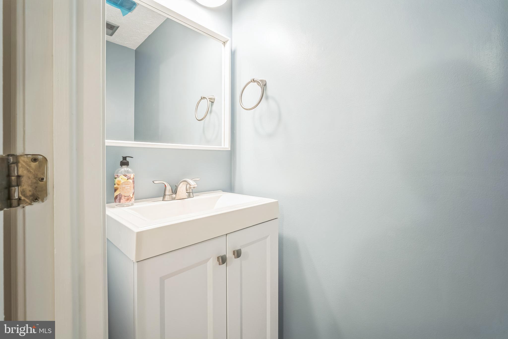 FLINT HILL MANOR - Residential Lease