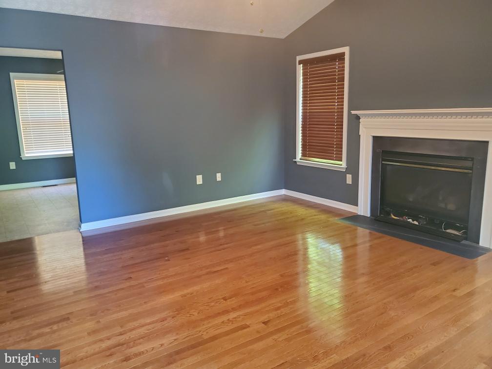 LAKE LAND OR - Residential