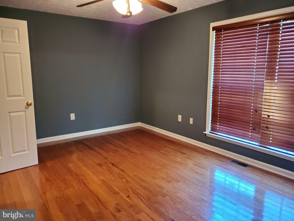 LAKE LAND OR - Residential