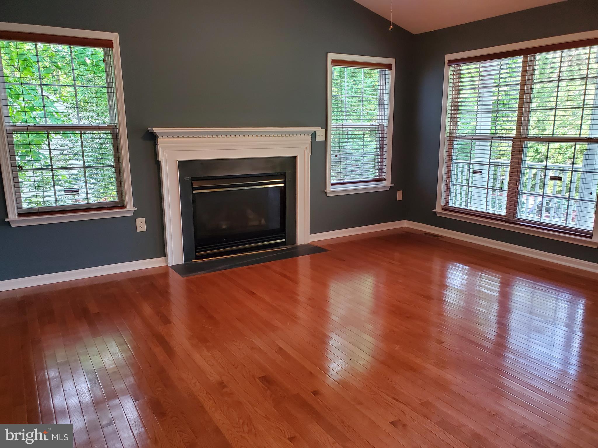 LAKE LAND OR - Residential