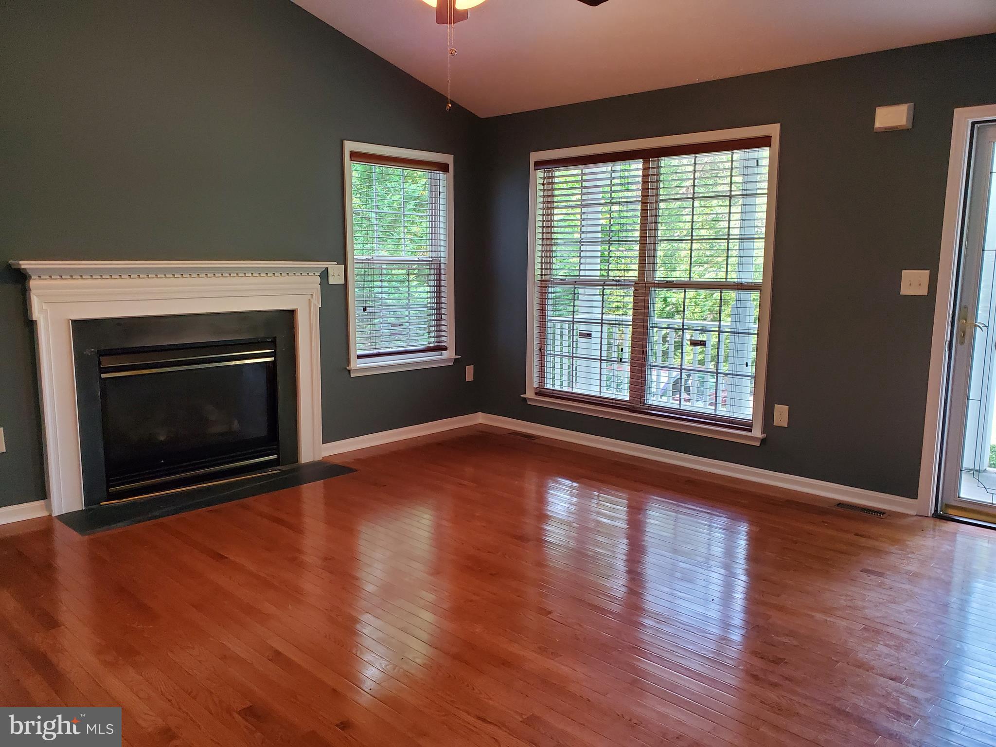 LAKE LAND OR - Residential