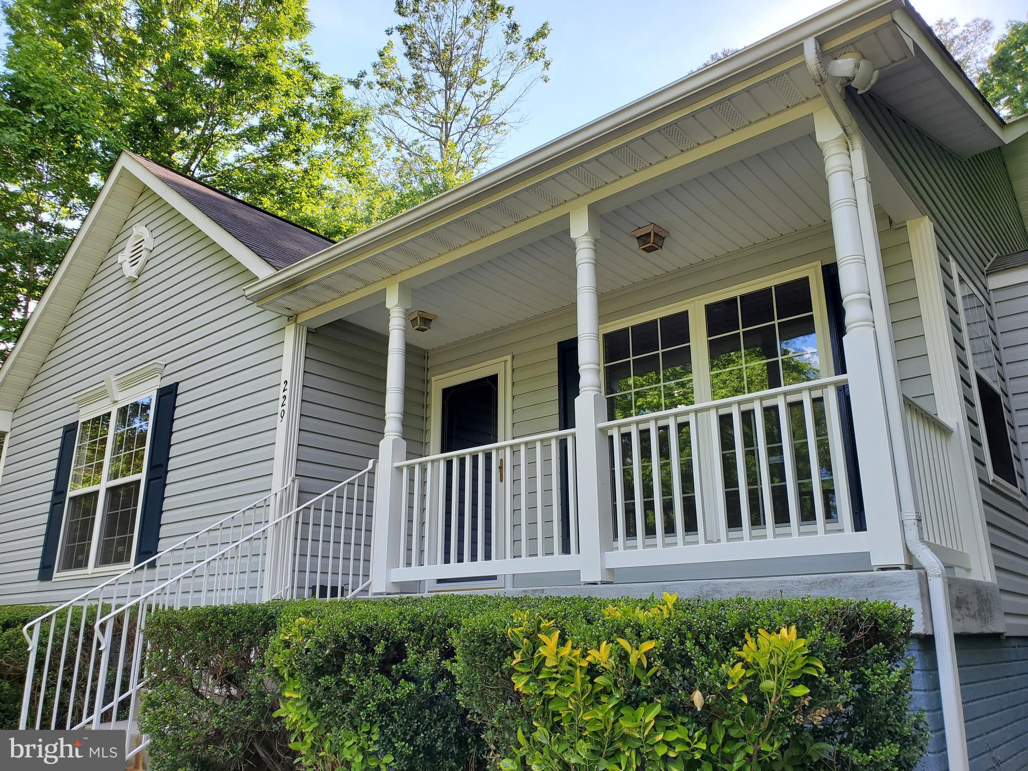 LAKE LAND OR - Residential