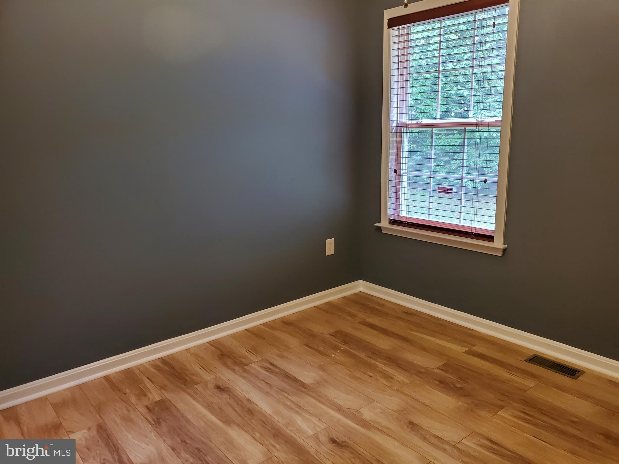 LAKE LAND OR - Residential