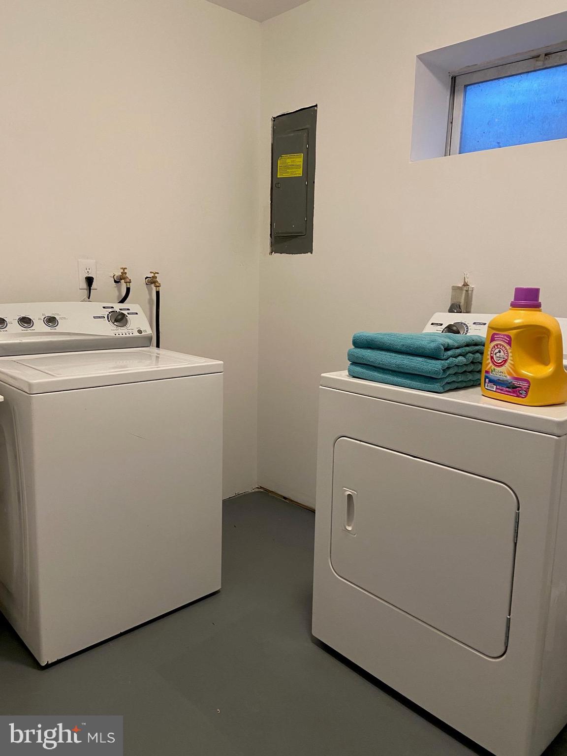 HILLCREST TOWNE - Residential