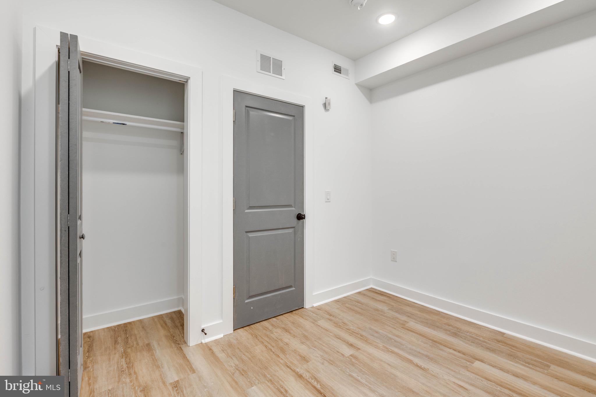 TEMPLE UNIVERSITY - Residential Lease