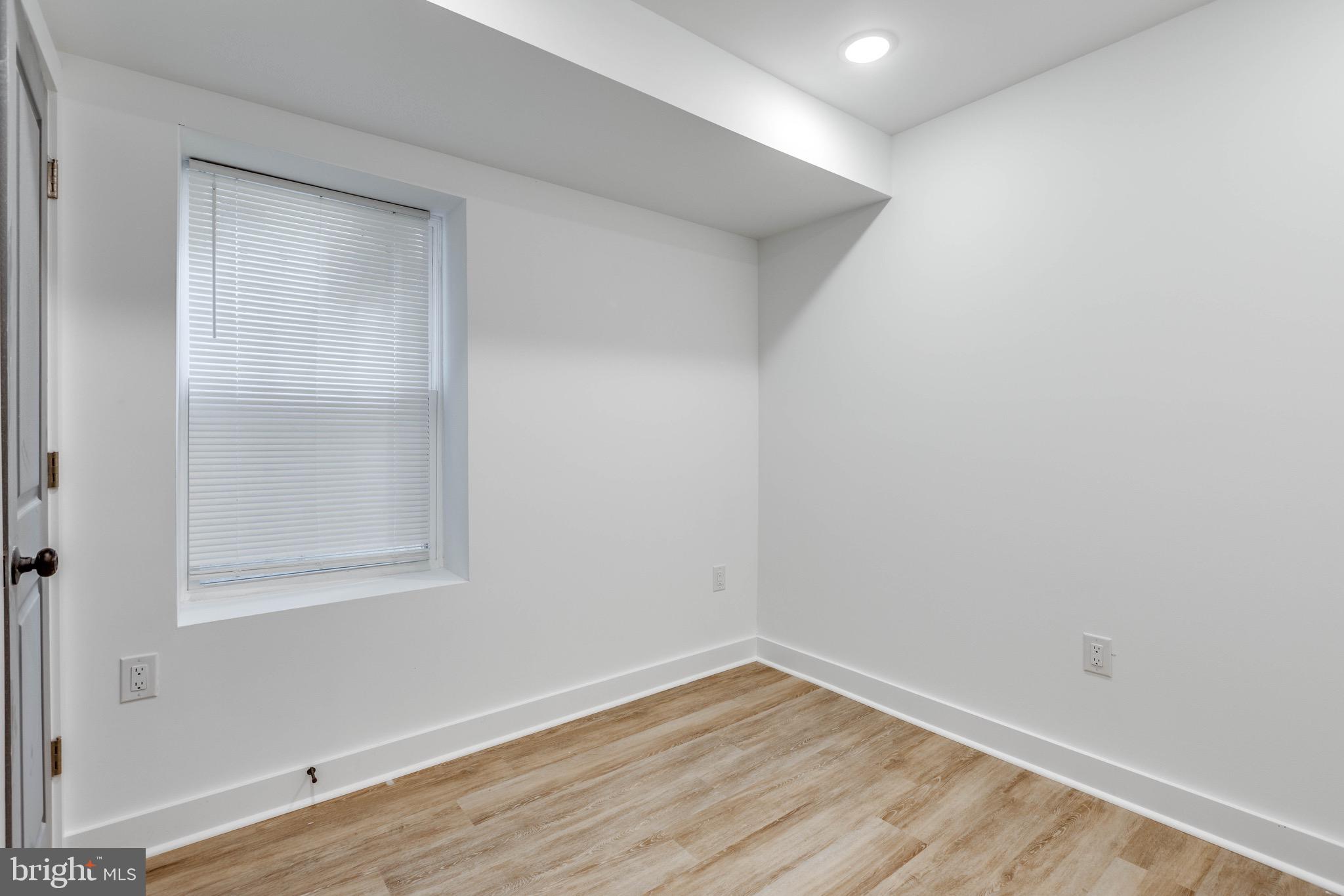 TEMPLE UNIVERSITY - Residential Lease