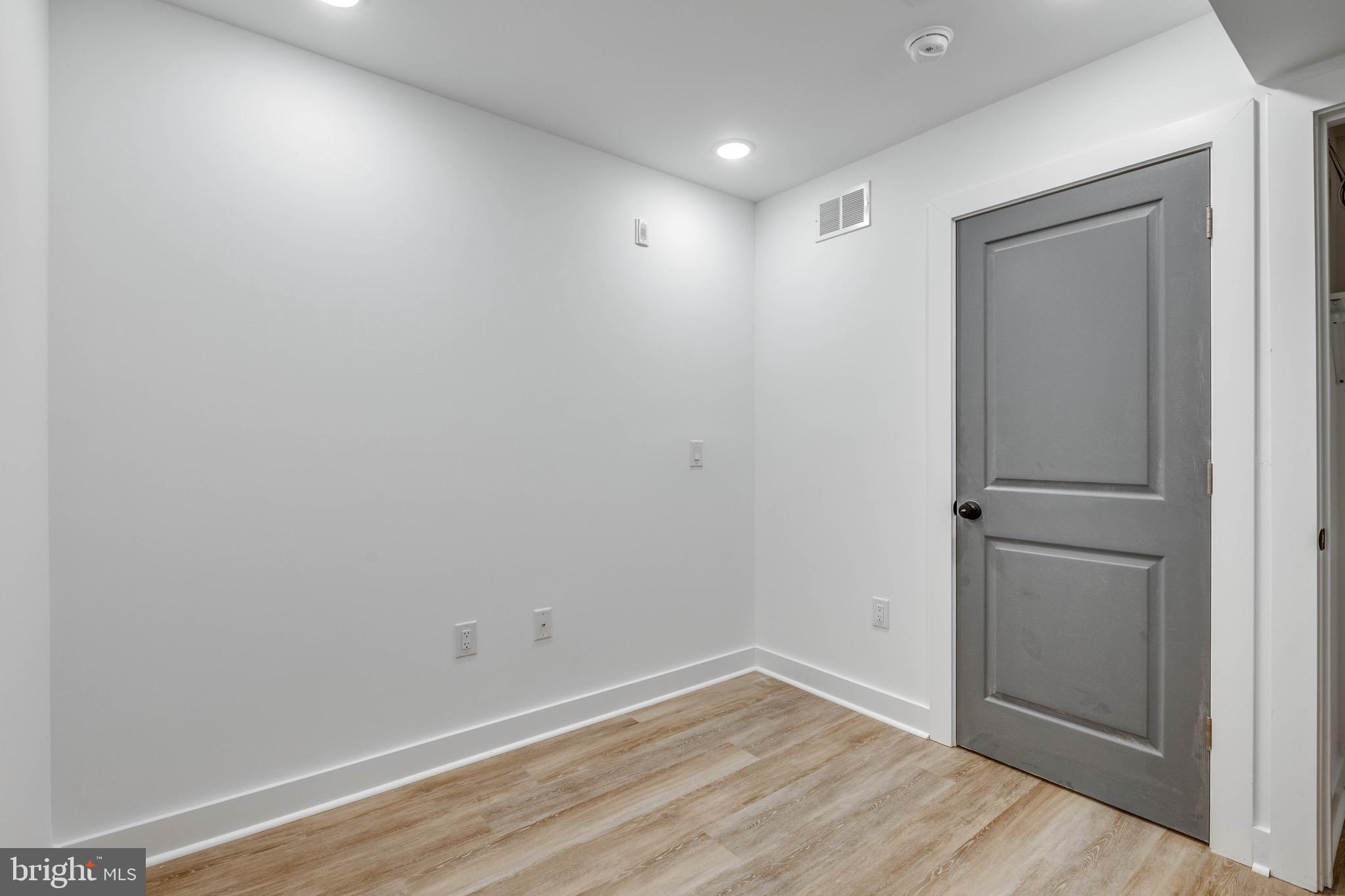 TEMPLE UNIVERSITY - Residential Lease