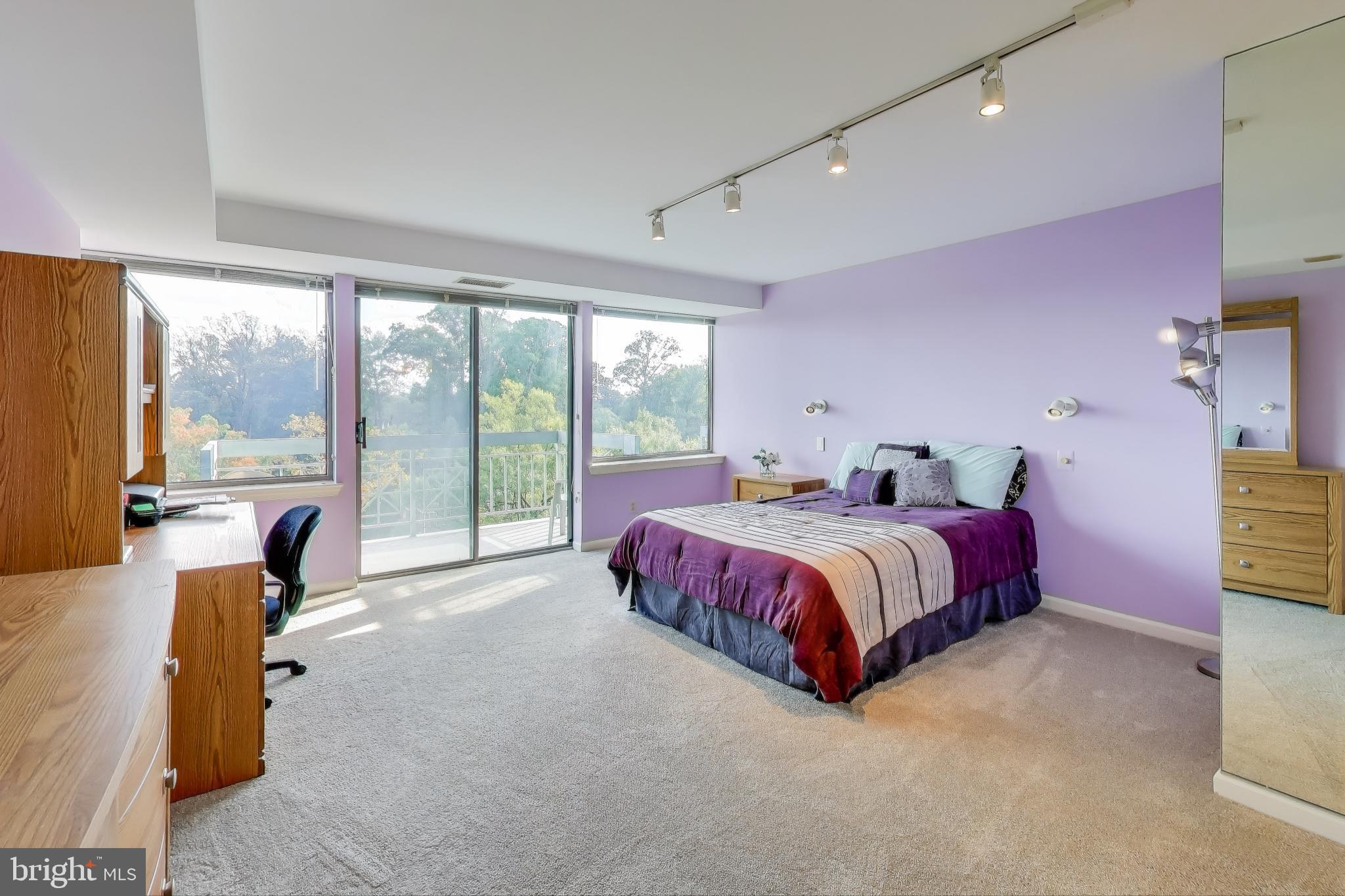 WHITLEY PARK CONDOMINIUM - Residential