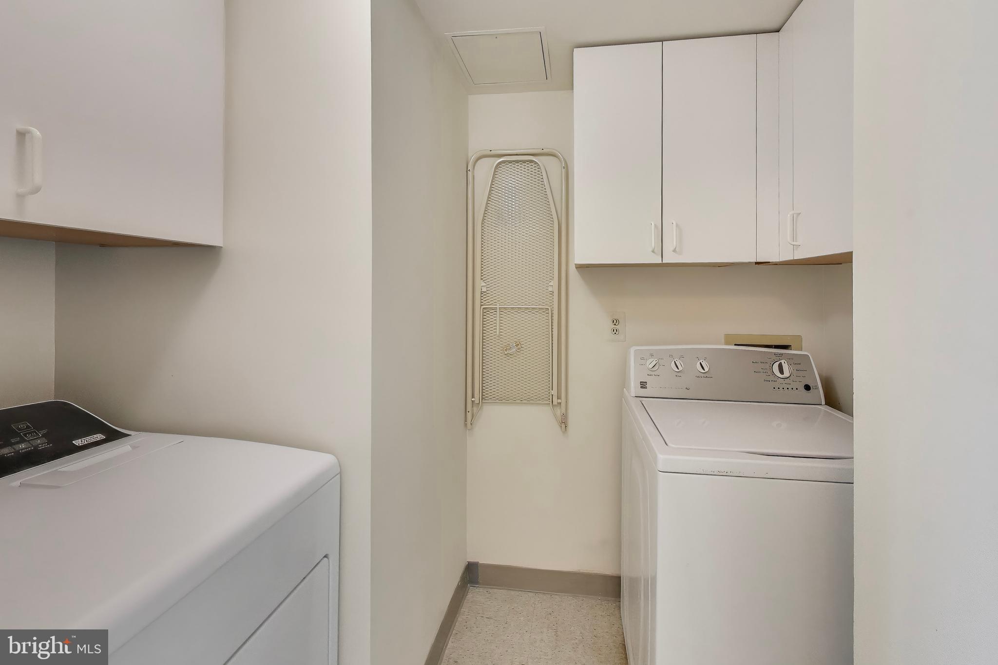 WHITLEY PARK CONDOMINIUM - Residential