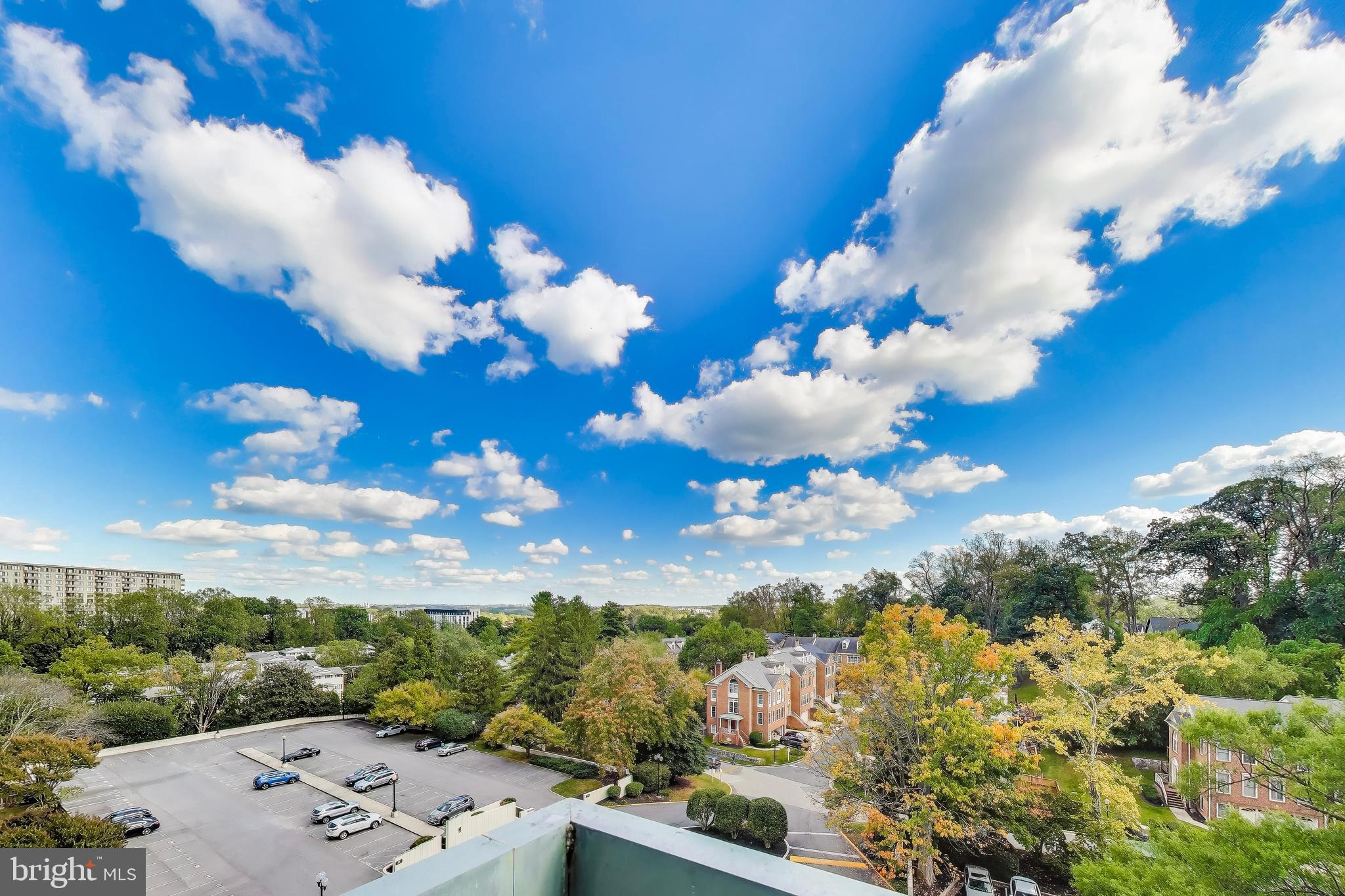 WHITLEY PARK CONDOMINIUM - Residential