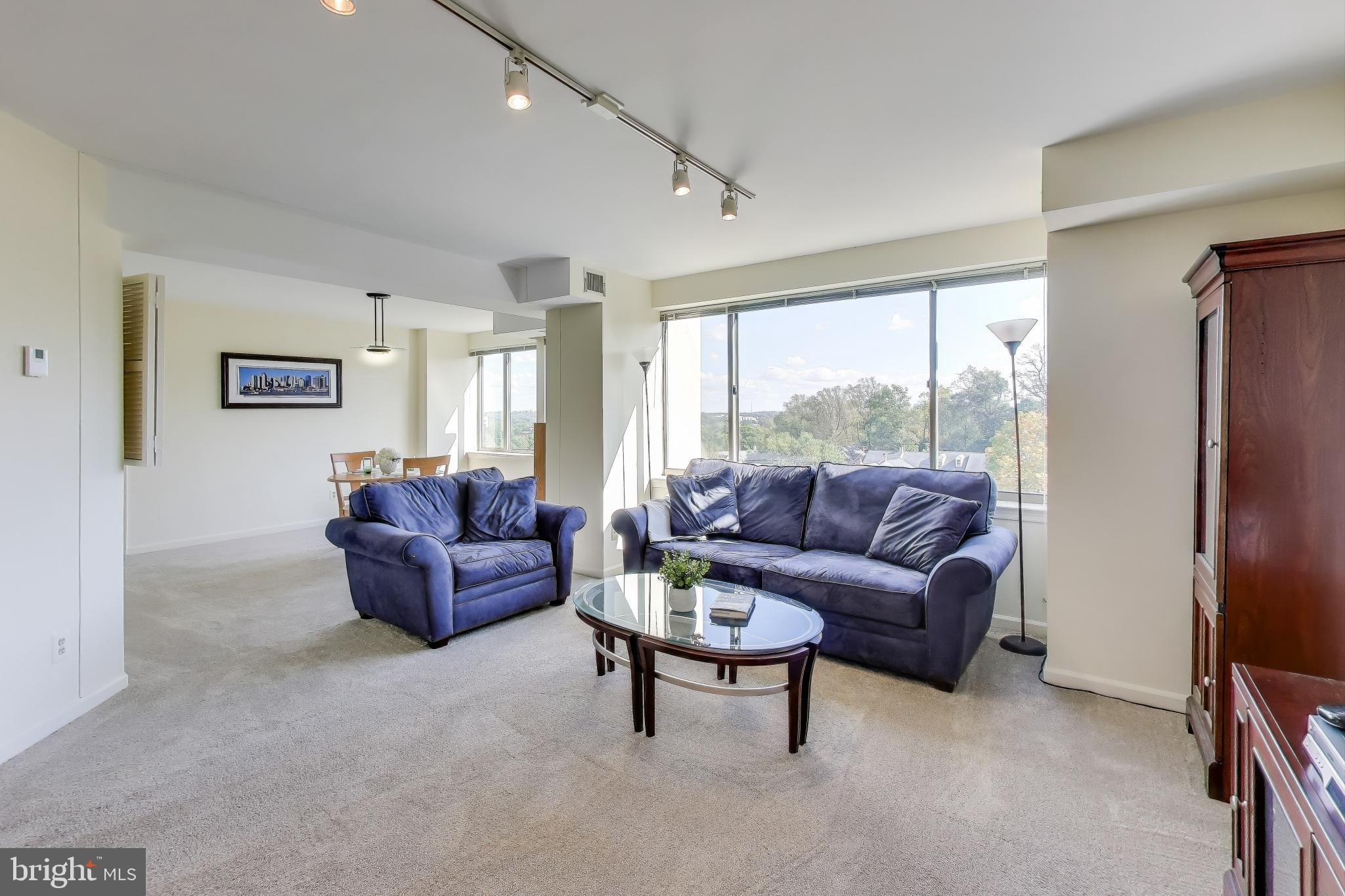 WHITLEY PARK CONDOMINIUM - Residential