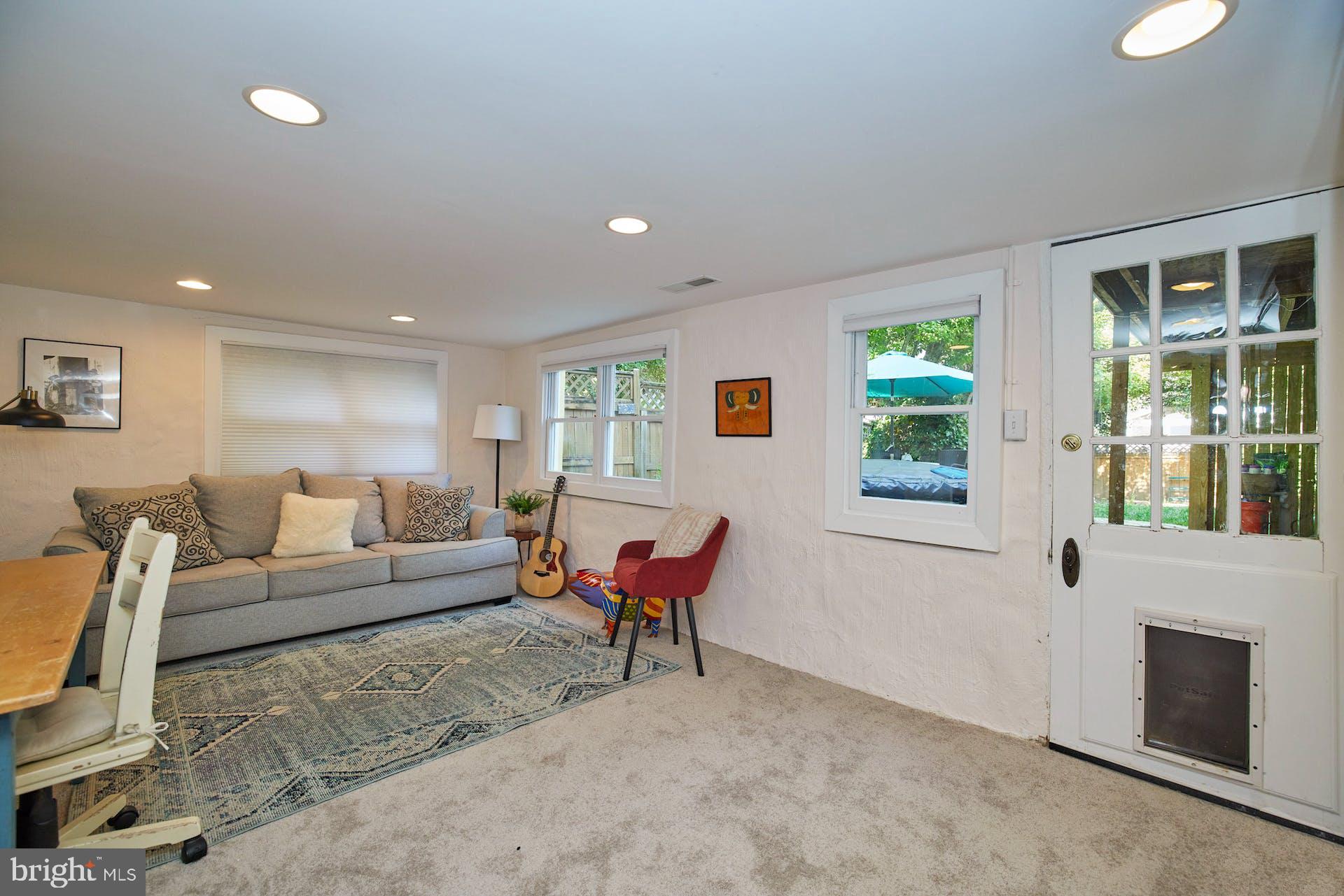 ROSEMONT PARK - Residential