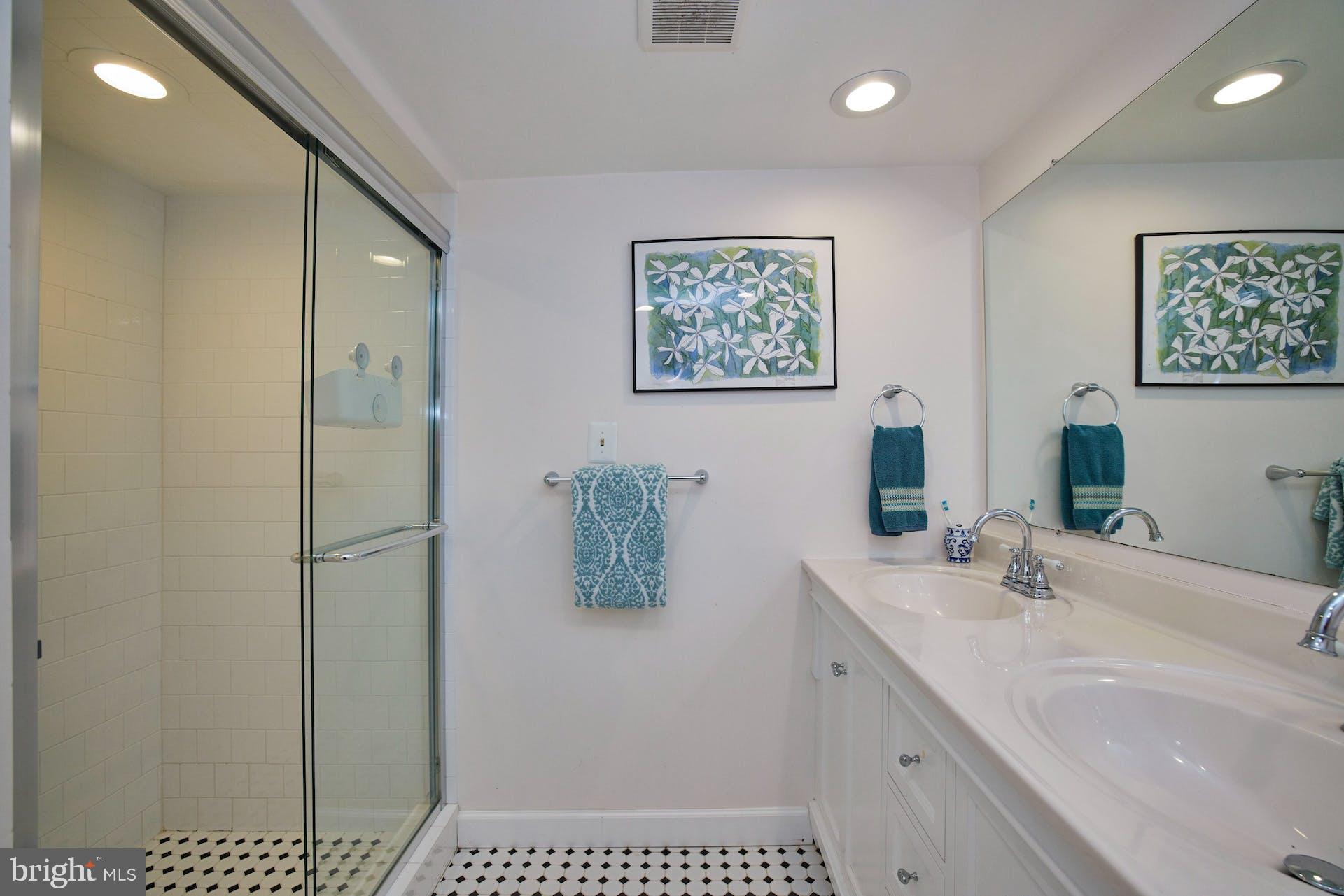 ROSEMONT PARK - Residential