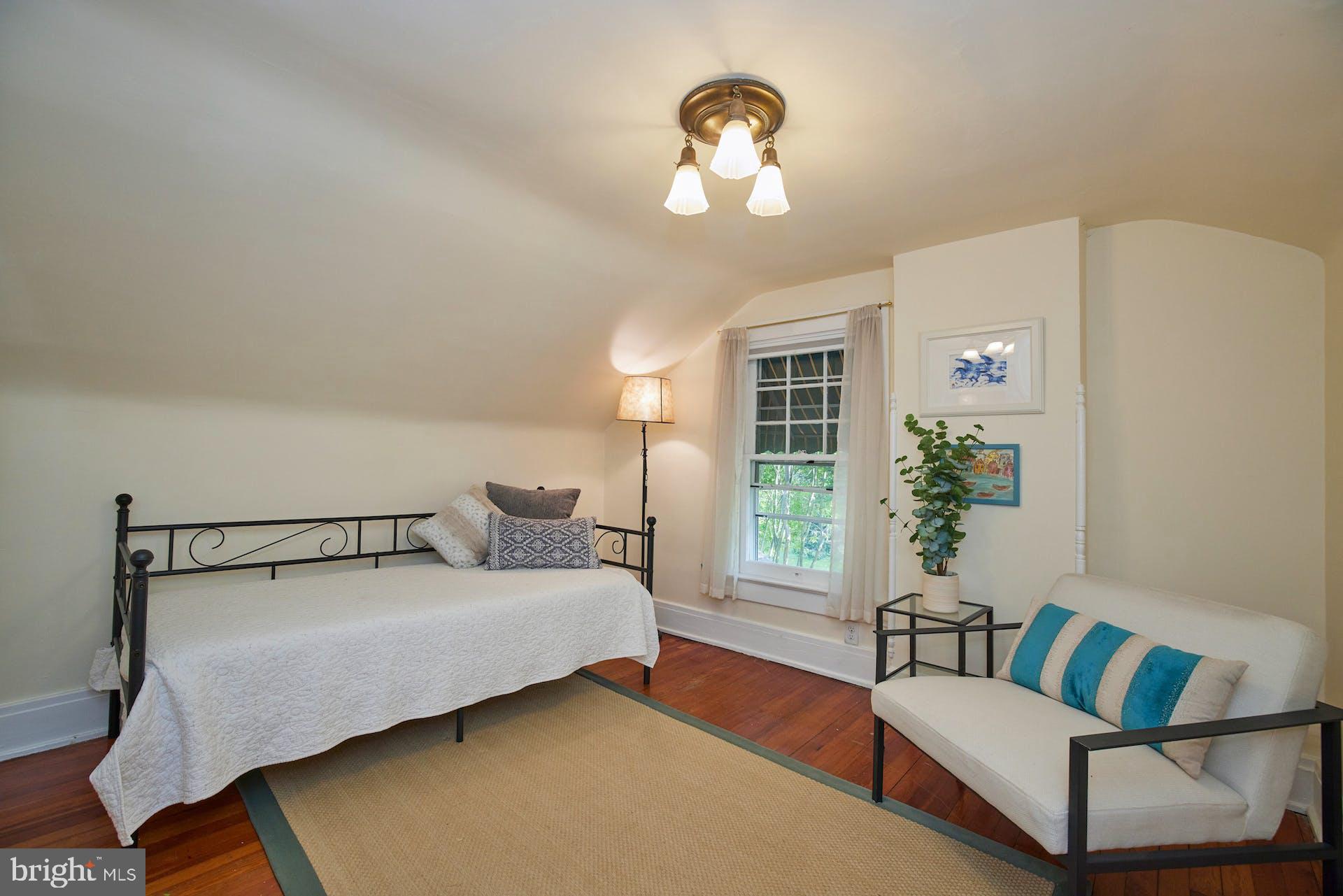 ROSEMONT PARK - Residential