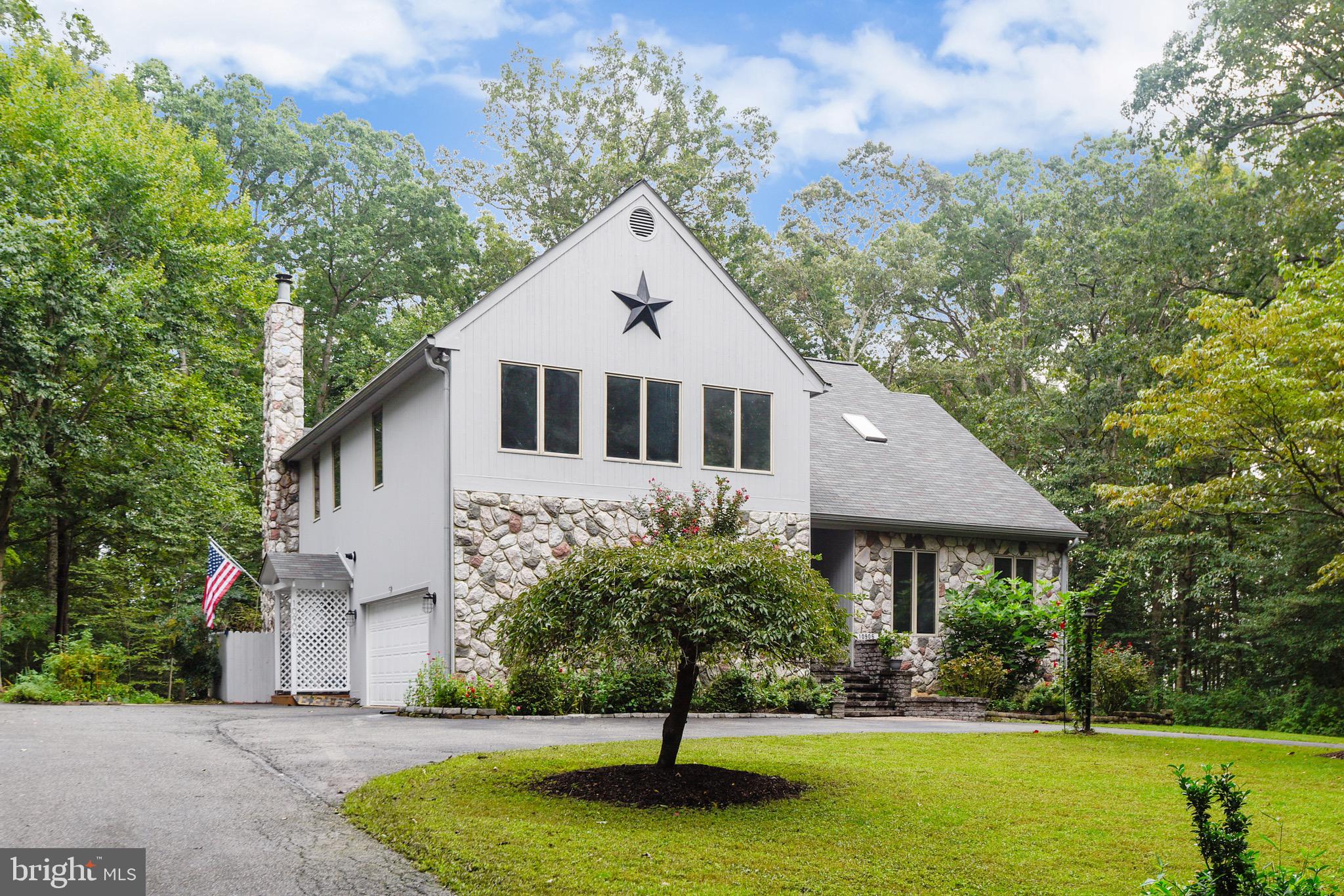 NEW ENGLAND ESTATES - Residential