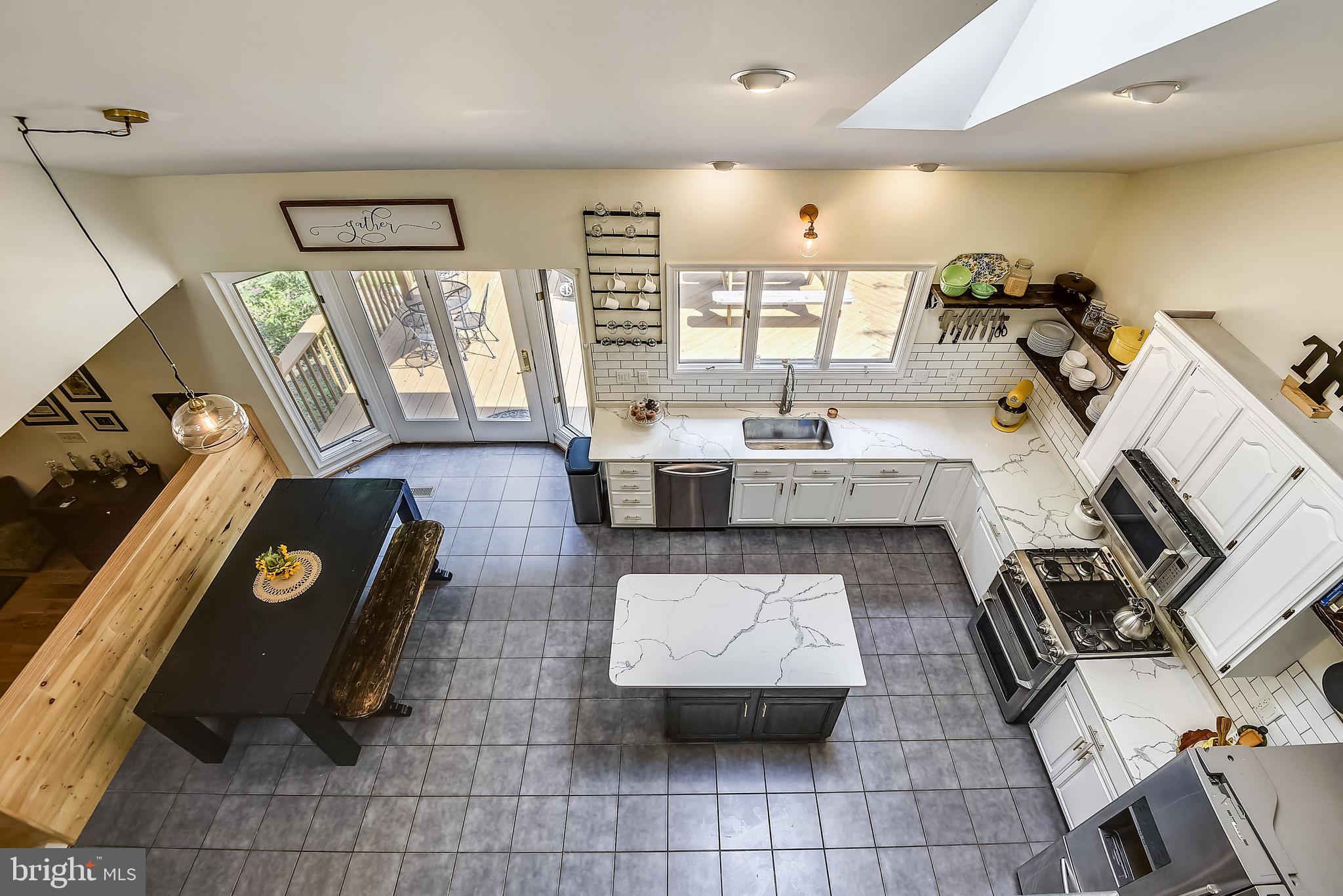 NEW ENGLAND ESTATES - Residential