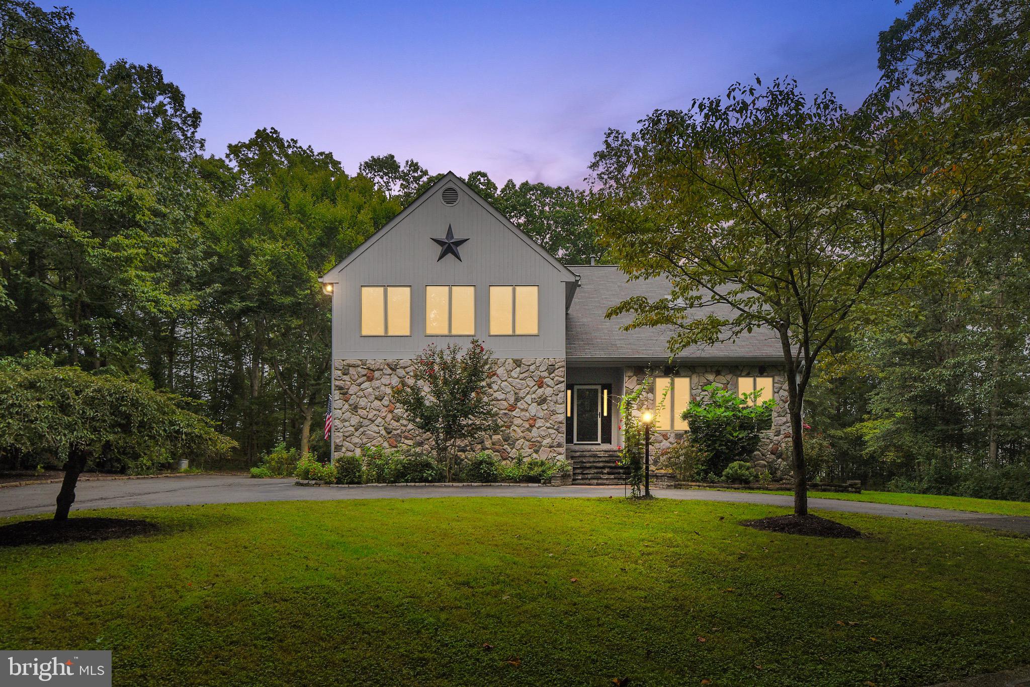 NEW ENGLAND ESTATES - Residential