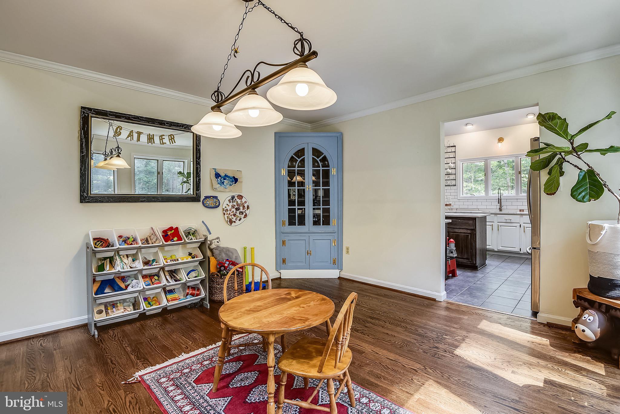 NEW ENGLAND ESTATES - Residential