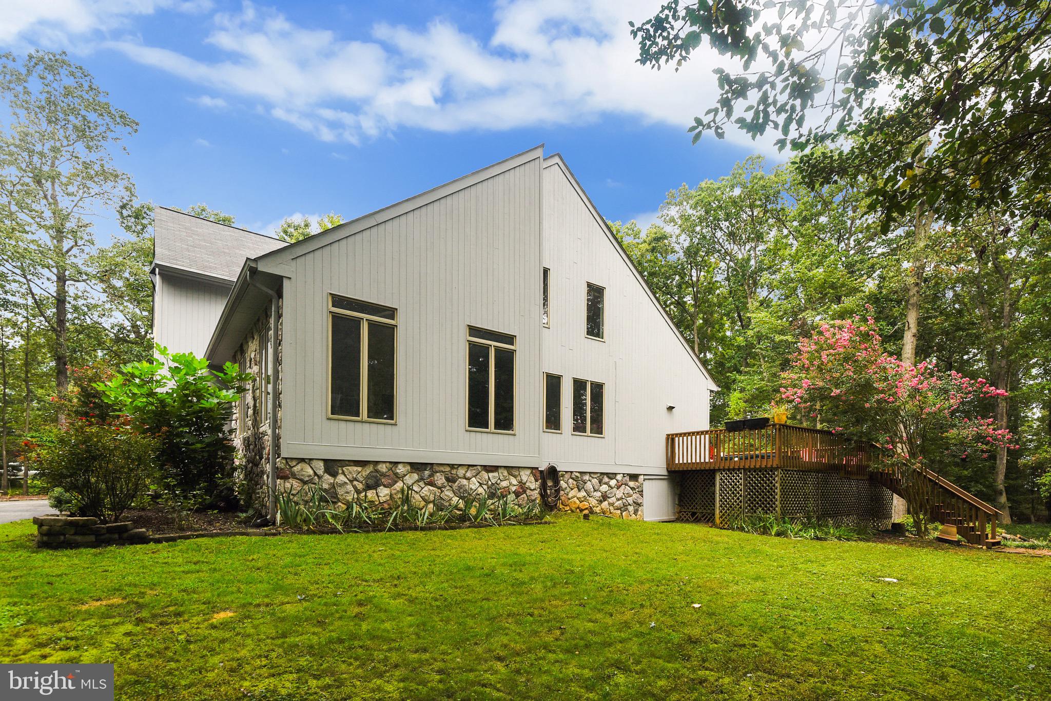 NEW ENGLAND ESTATES - Residential