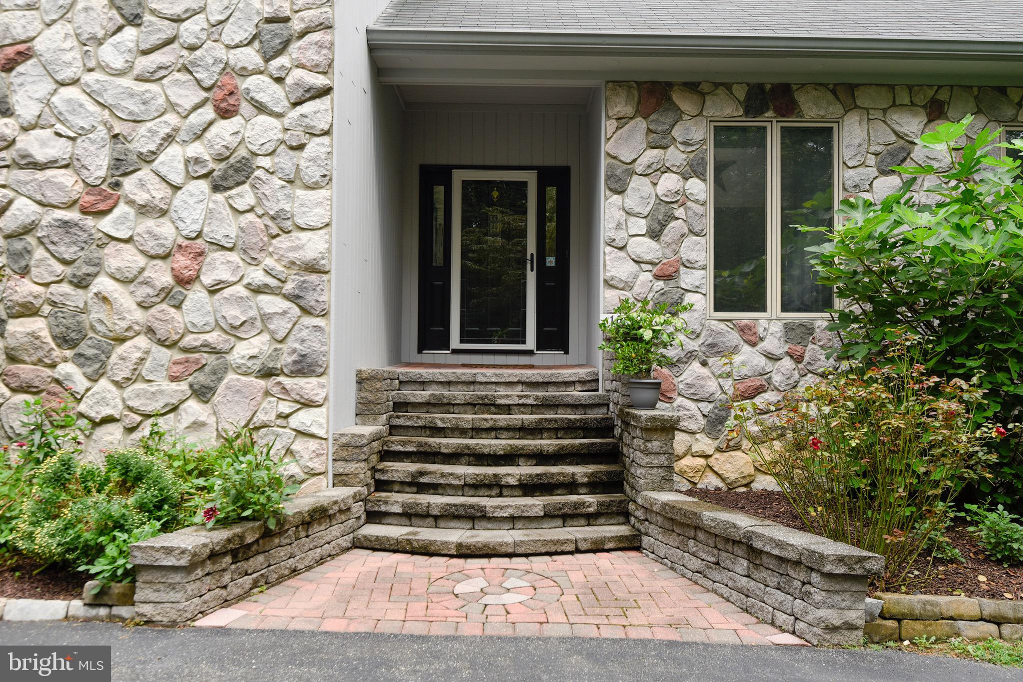 NEW ENGLAND ESTATES - Residential