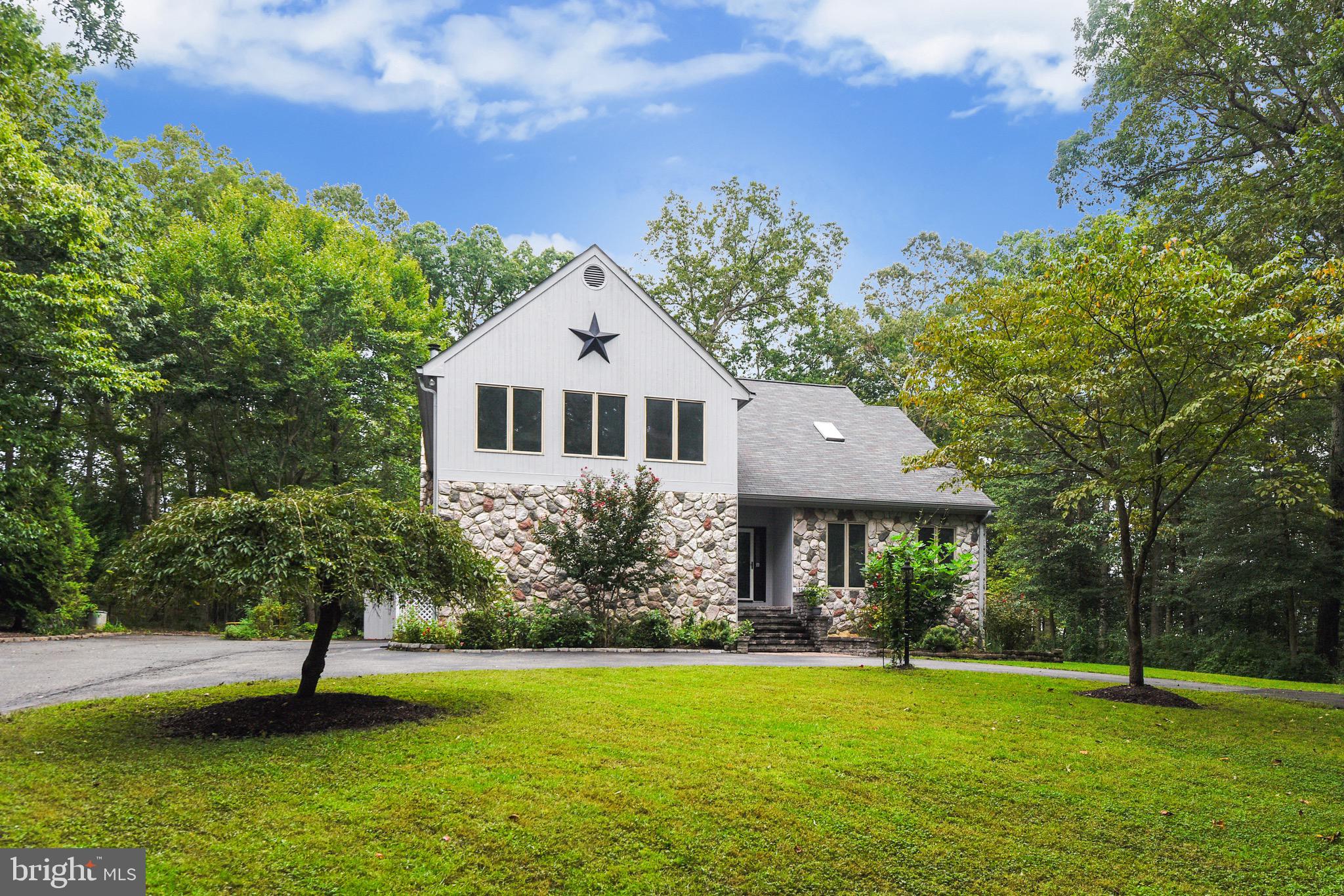 NEW ENGLAND ESTATES - Residential