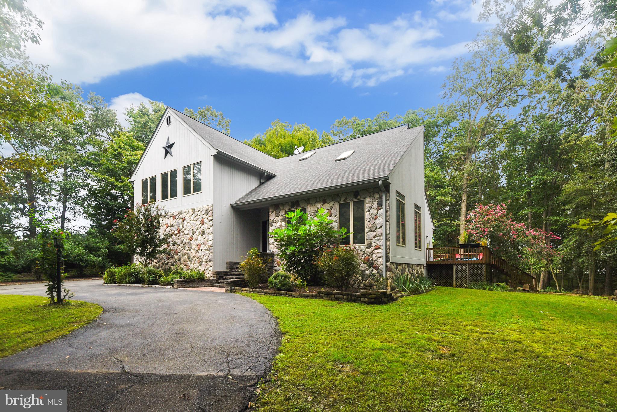 NEW ENGLAND ESTATES - Residential