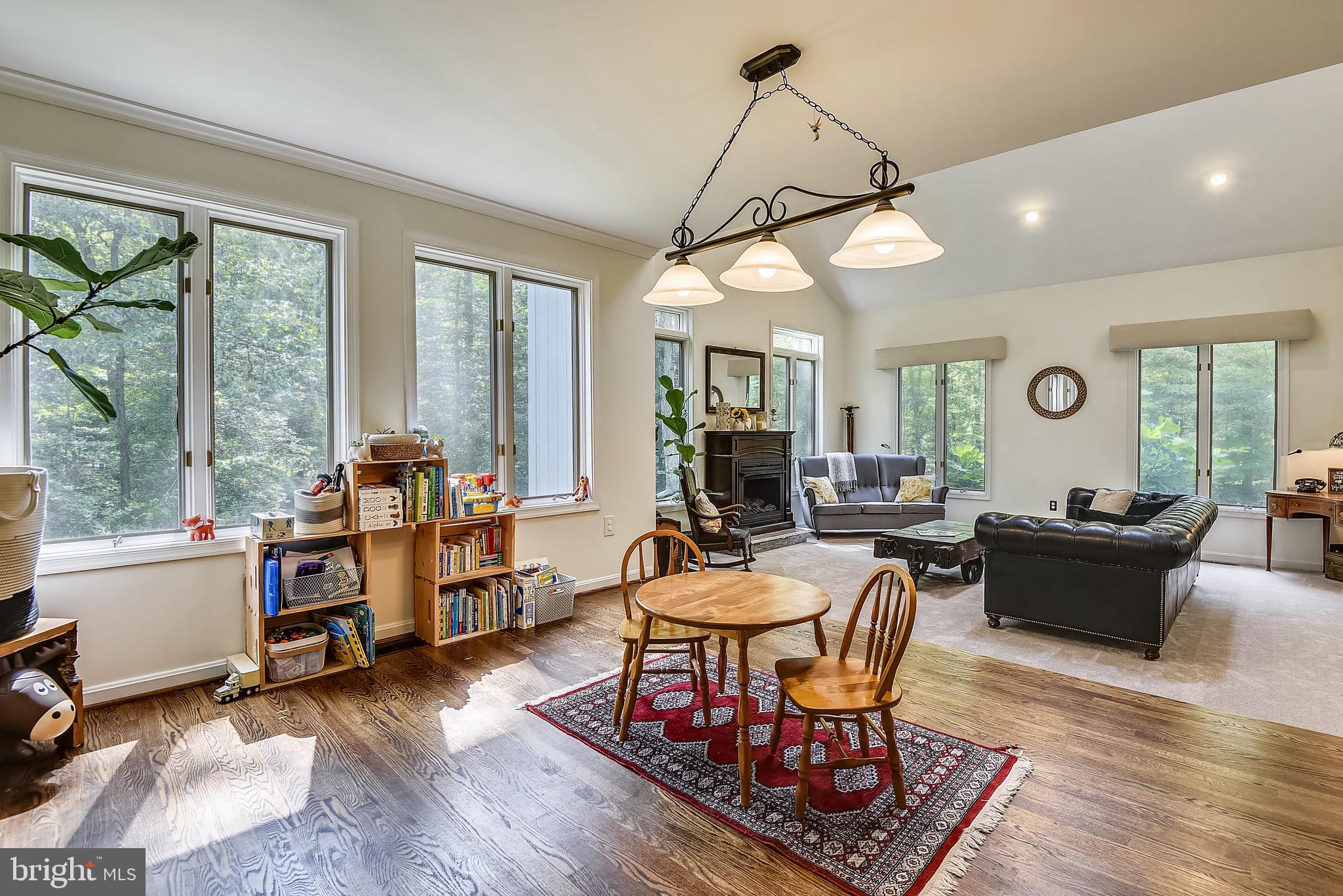 NEW ENGLAND ESTATES - Residential