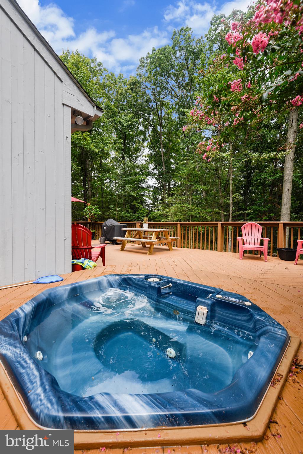 NEW ENGLAND ESTATES - Residential