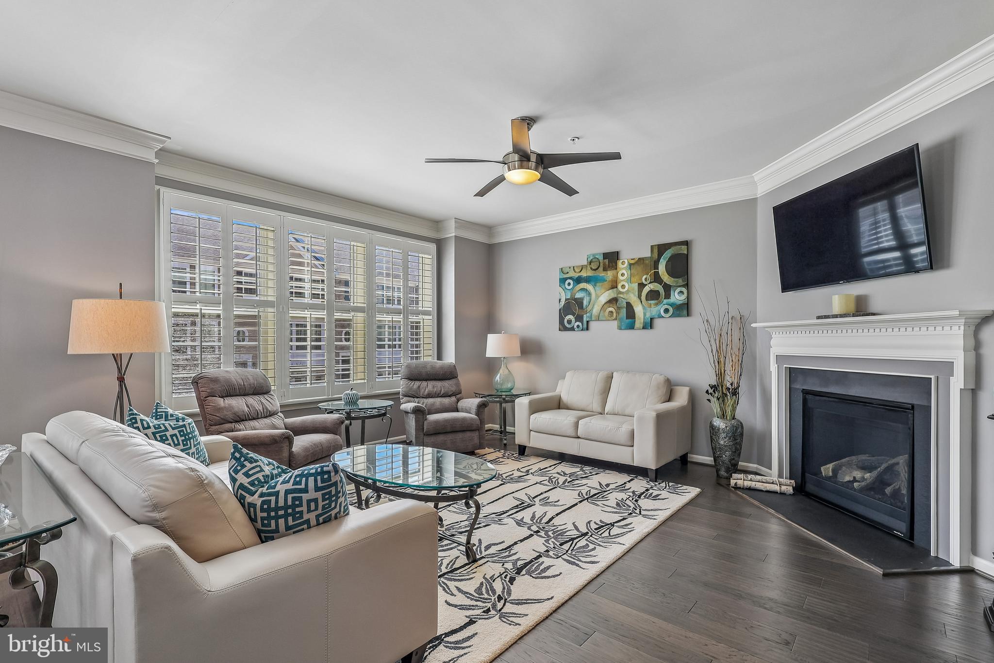 VILLAGGIO ENCLAVE - Residential