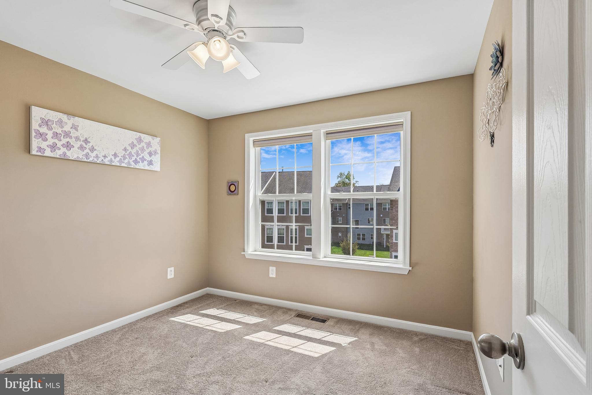 VILLAGGIO ENCLAVE - Residential