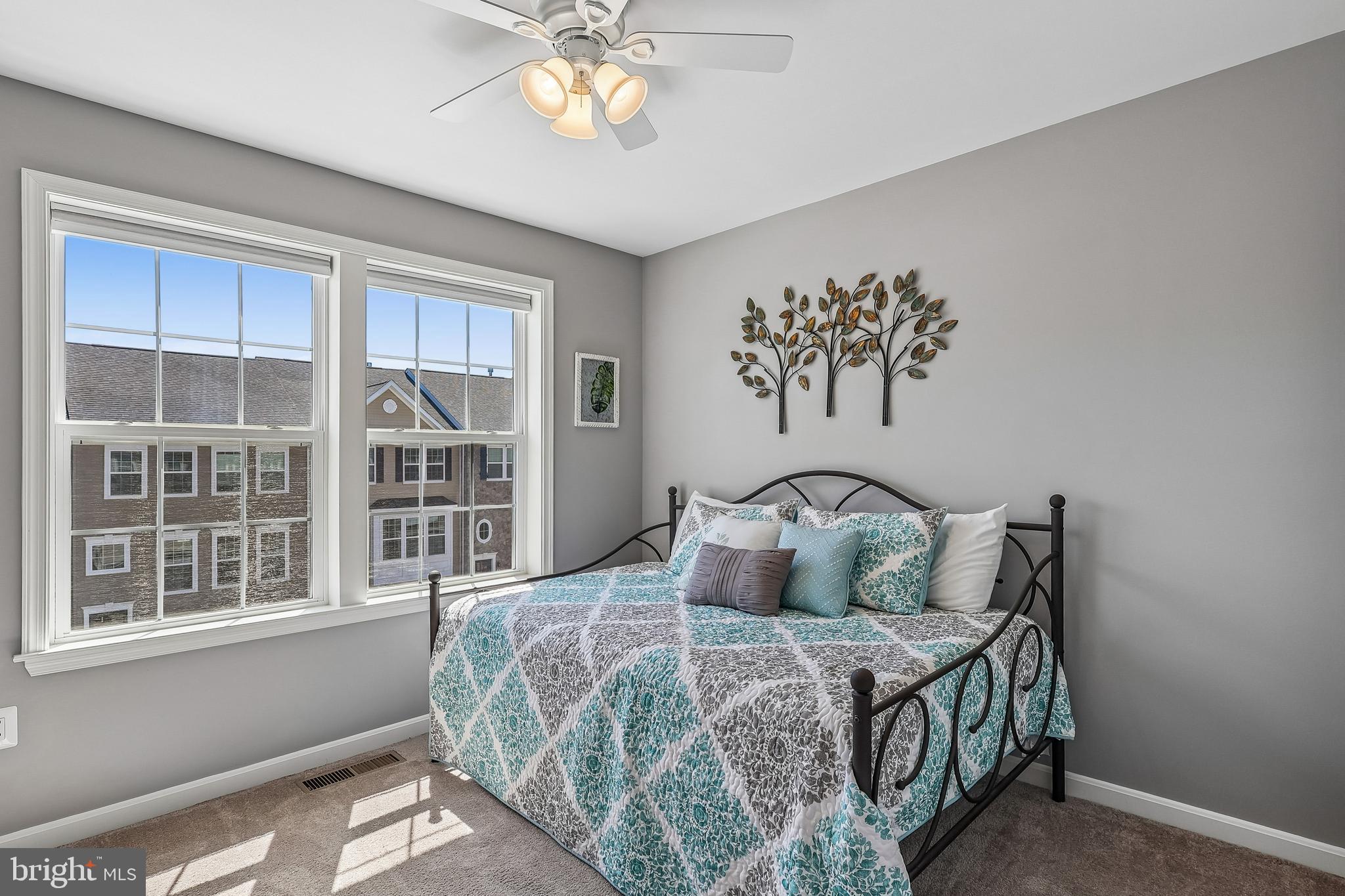 VILLAGGIO ENCLAVE - Residential